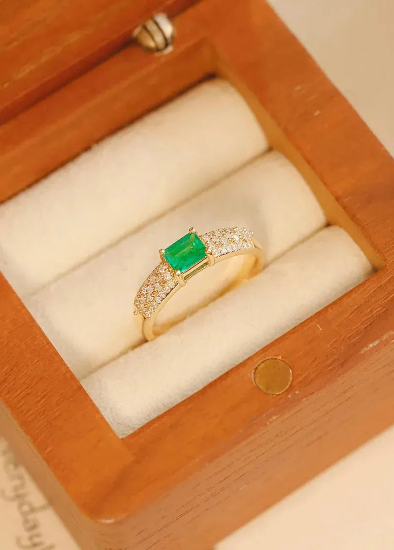 18K Yellow Gold Emerald and Diamond Vintage Ring for Women - Luxury Palace Style Party Jewelry, Perfect for Weddings, Anniversaries & Special Occasions