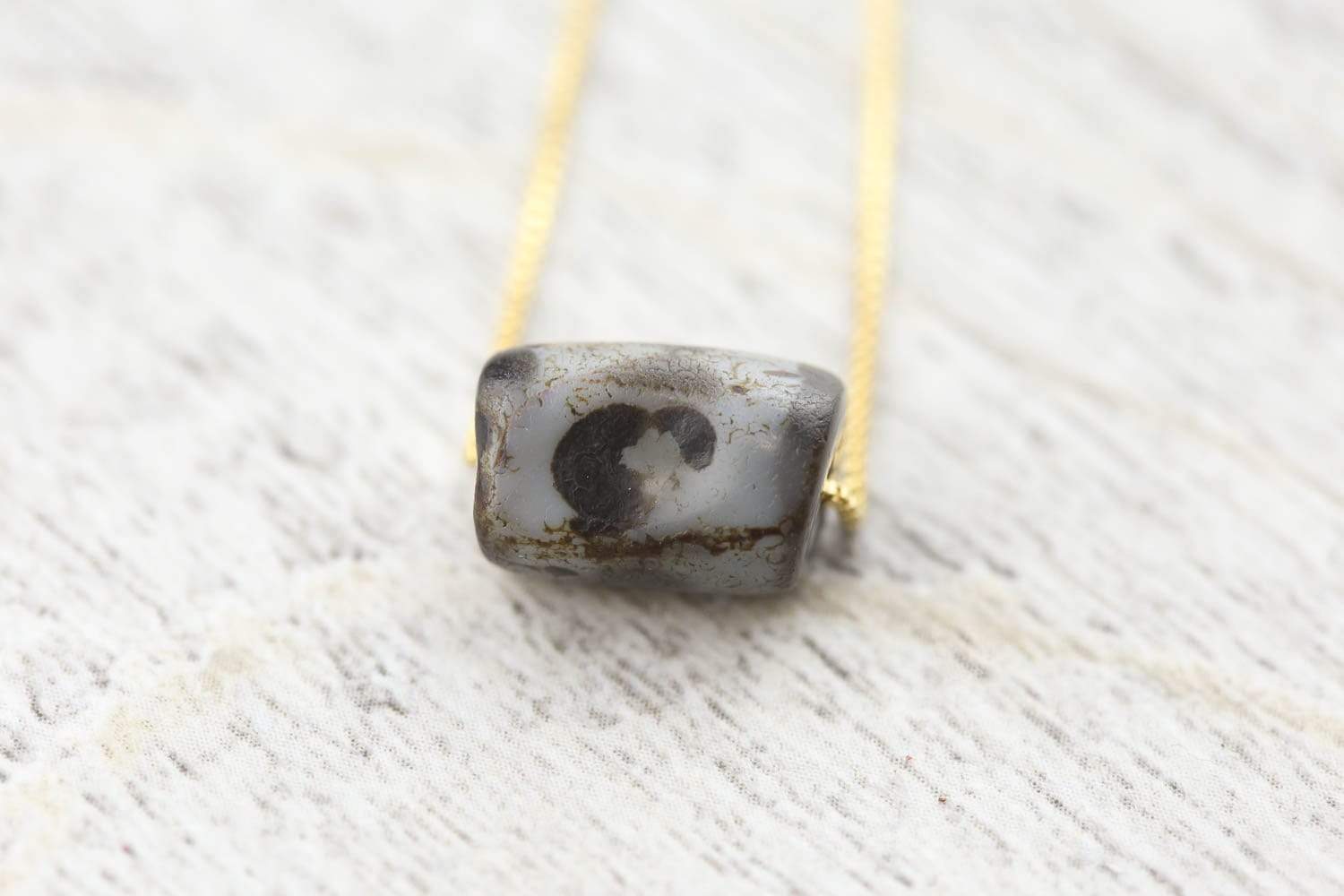 Ancient Tibetan 3 Eye Dzi Bead - Genuine Agate Stone Protection Amulet for Spiritual Healing, Wealth & Good Luck - Perfect for Meditation, Jewelry Making & Buddhist Rituals