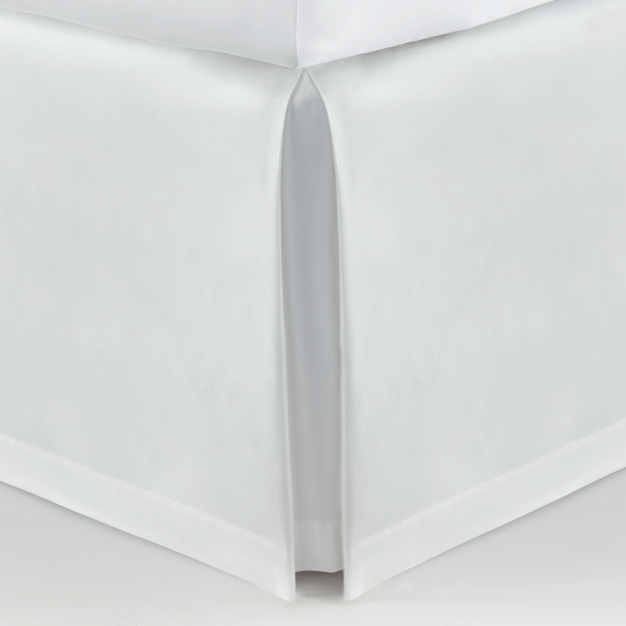 Elegant Soprano Tailored Bed Skirt - Premium Fitted Dust Ruffle for Queen/King Size Beds - Perfect for Master Bedrooms, Guest Rooms & Luxury Hotel Decor