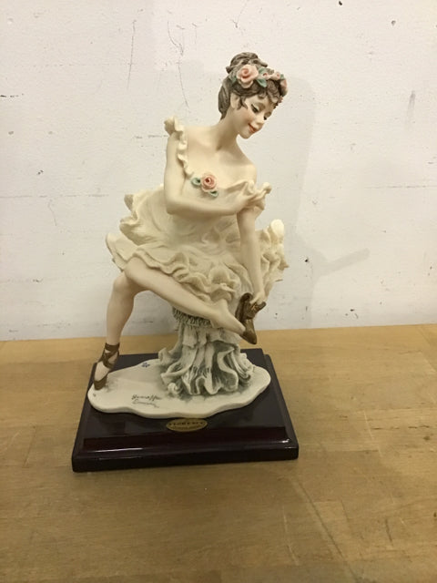 Guiseppe Armani Ballerina Iriana Statue - Elegant Italian Collectible Figurine for Home Decor, Gift & Display | Perfect for Living Room, Office & Wedding Centerpieces