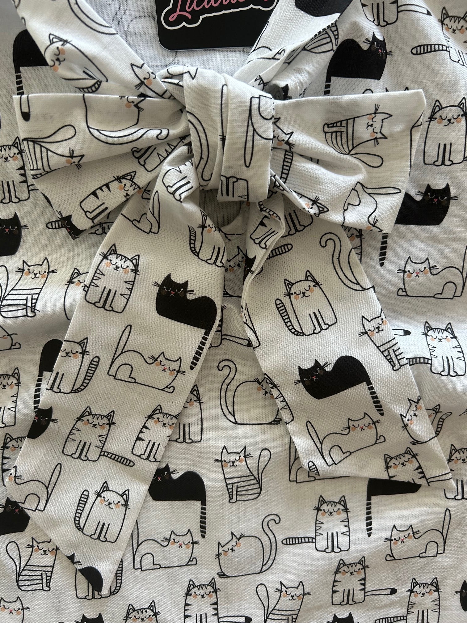 Stylish Cat Bow Tops for Fashionable Pets - Perfect for Parties, Photos & Special Occasions