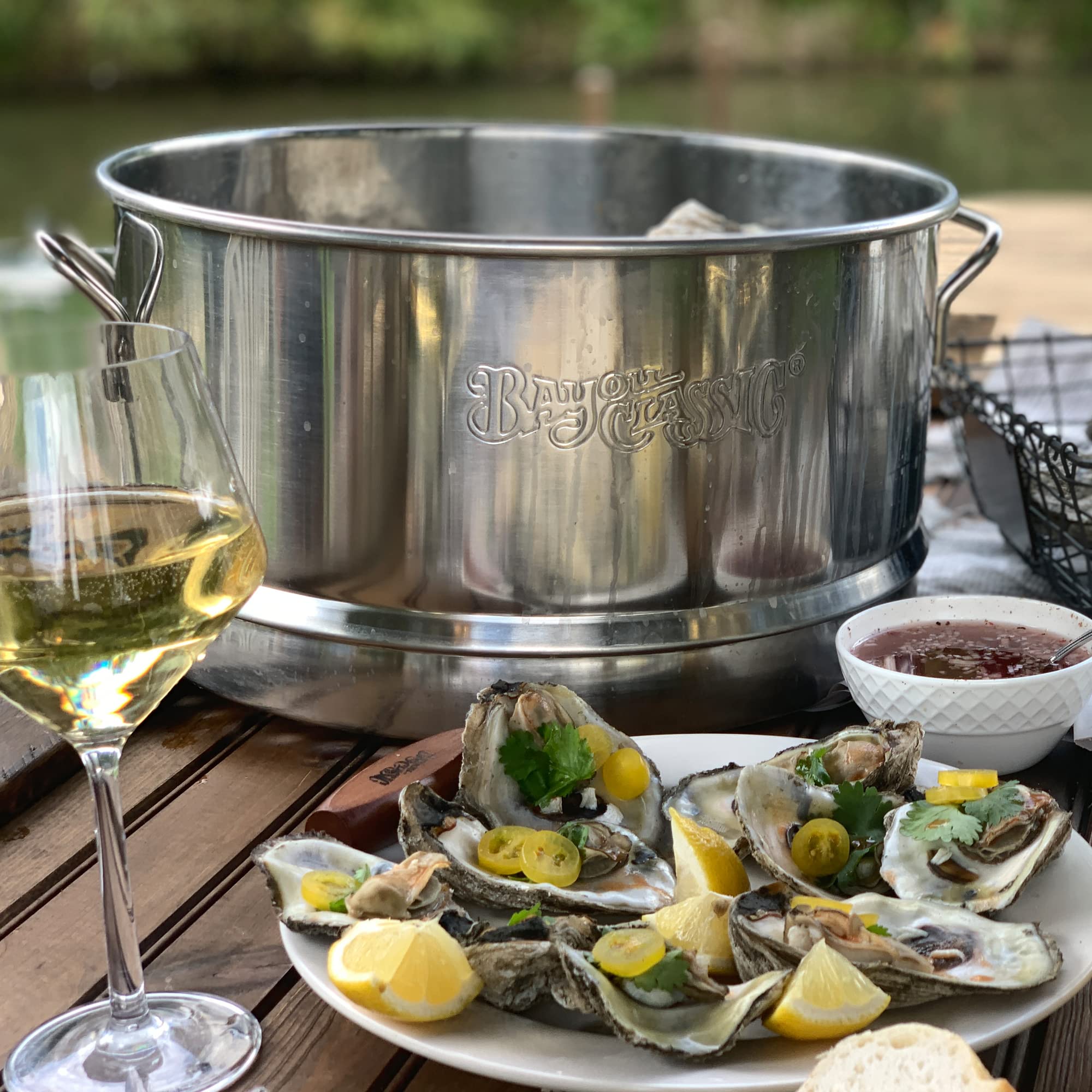 Bayou Classic 300-505 Stainless Steel Oyster Steamer with Heavy Welded Loop Handles & Domed Vented Lid - Perfect for Steaming Half Bushel of Seafood, Vegetables, Clams, and Crab - Ideal for Outdoor Cooking, Backyard Parties, and Seafood Boils