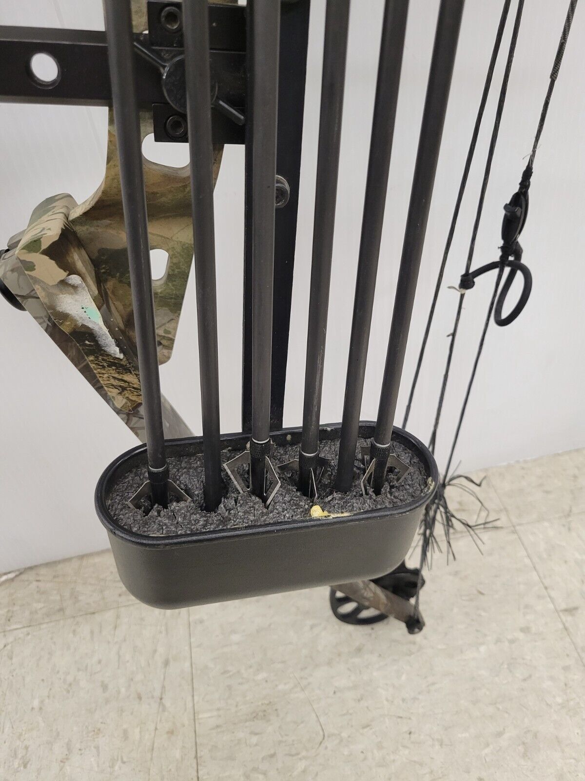 Champion Camou Compound Bow for Hunting & Target Practice - High Performance Archery Equipment for Outdoor Sports & Recreation