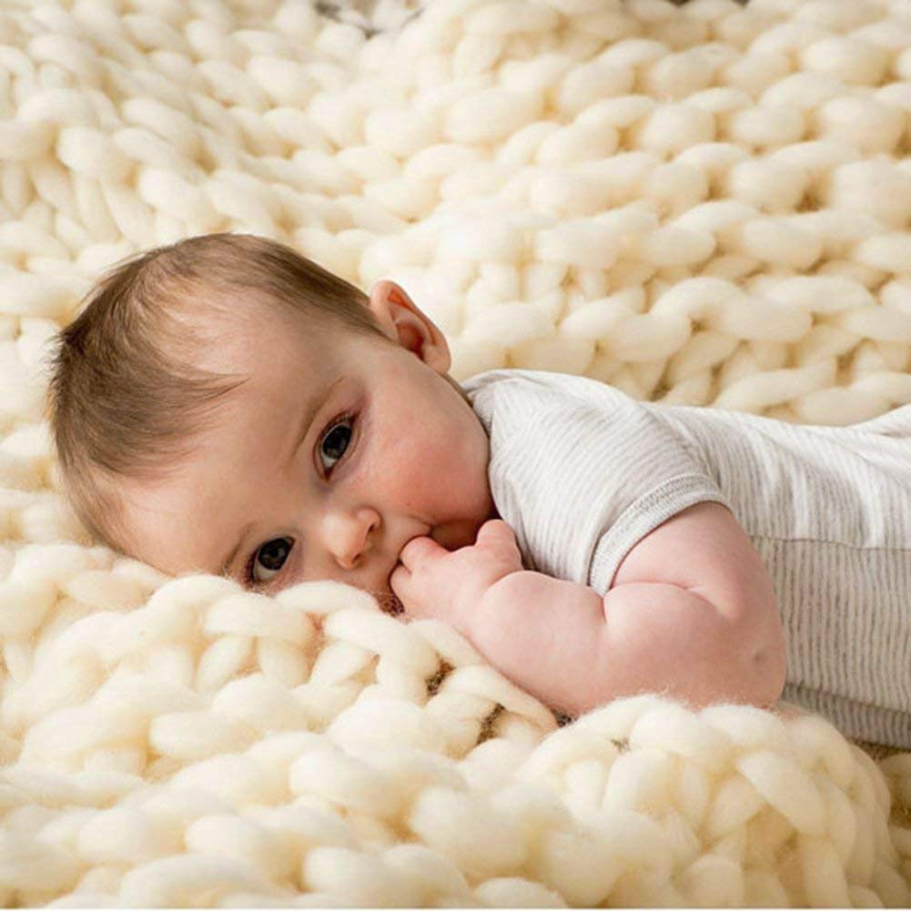 Clootess Chunky Knit Blanket - Merino Wool Handmade Boho Throw - 47x60 in (120x150 cm) - Soft & Cozy Beige Blanket for Bedroom, Living Room & Couch - Perfect for Winter Nights, Netflix Binges & Home Decor