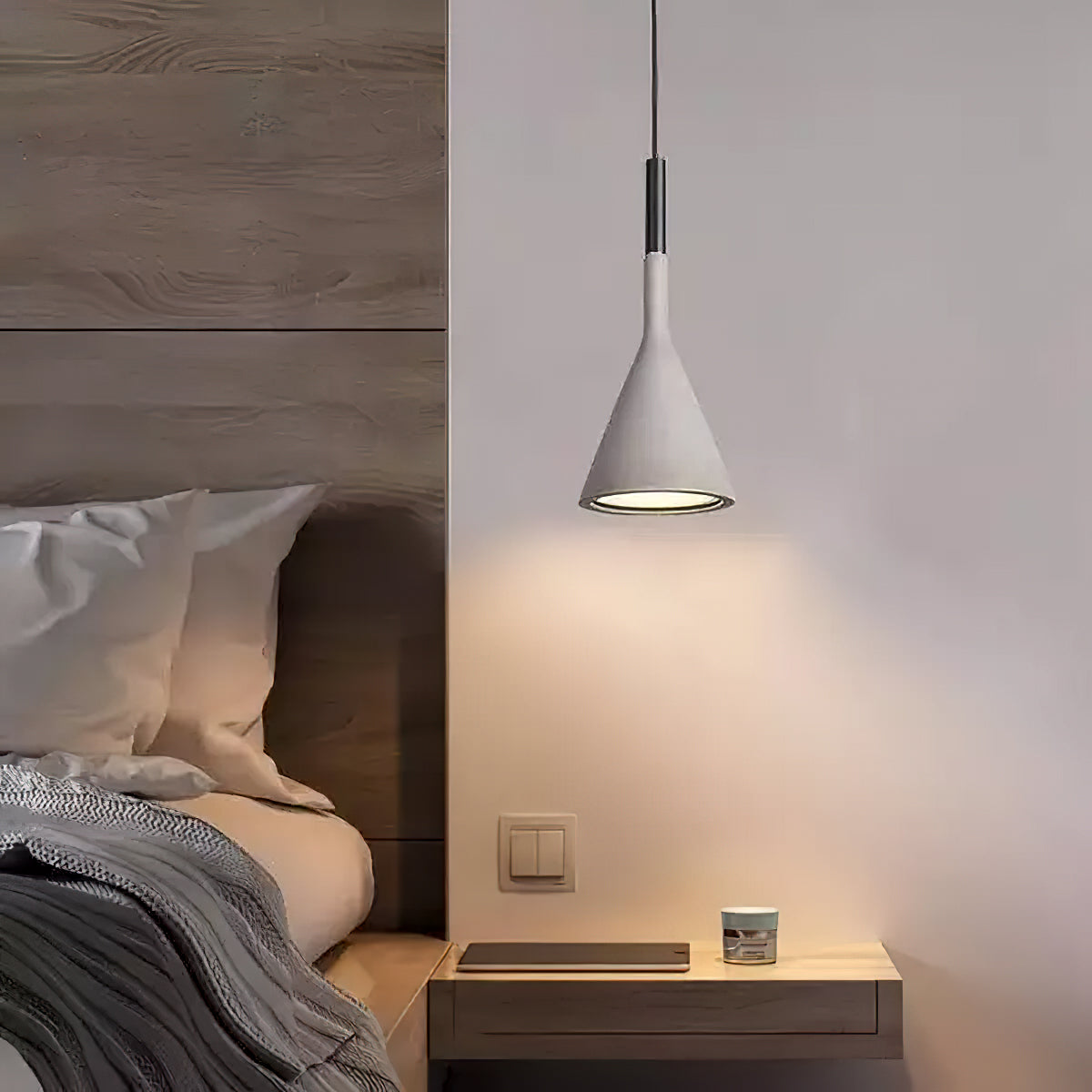 Aplomb Trumpet Pendant Light - Modern Brass Ceiling Fixture for Dining Room, Kitchen Island & Bedroom Lighting