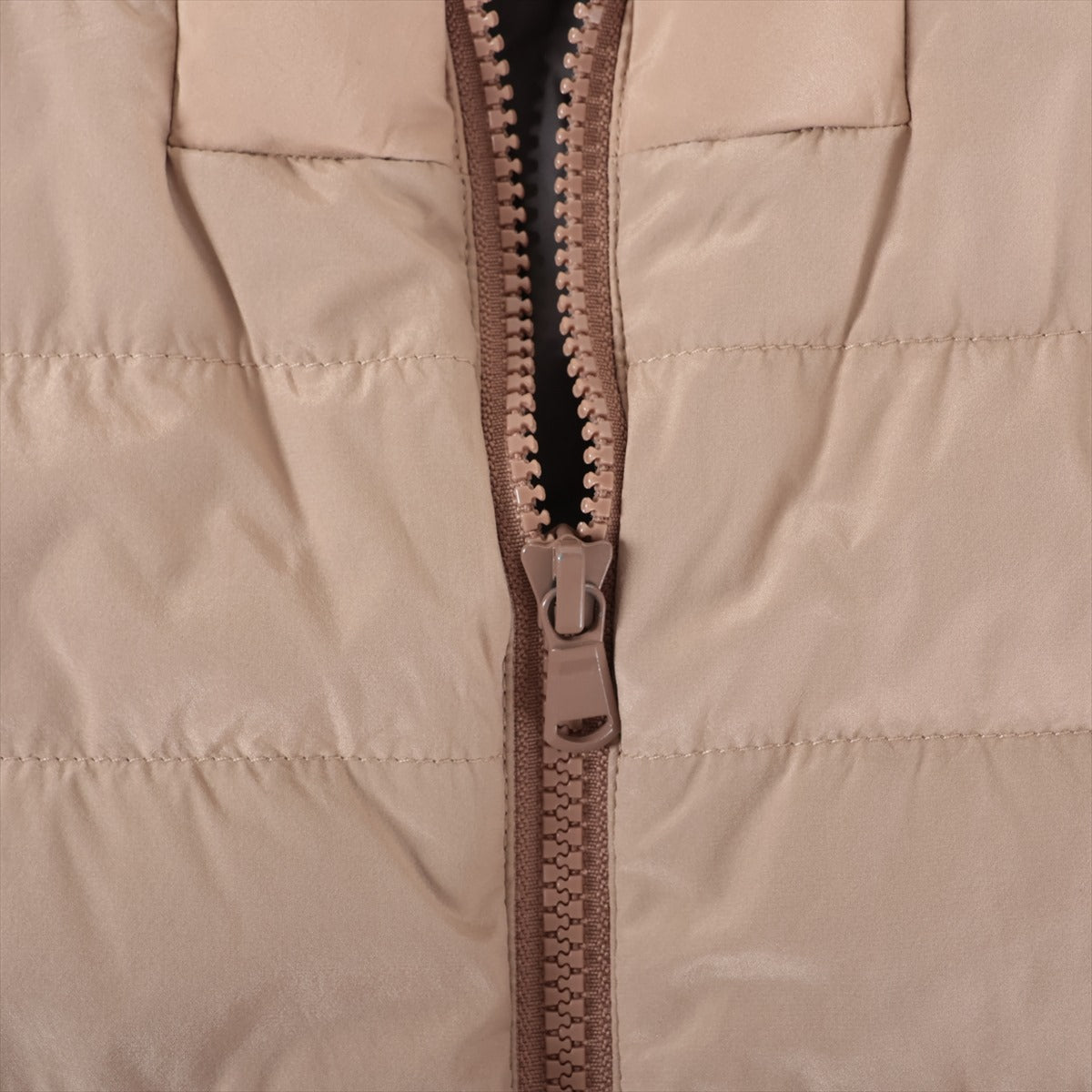 Brunello Cucinelli Nylon Down Vest for Men - Lightweight Beige Puffer Jacket for Winter Outdoor Activities & Casual Wear