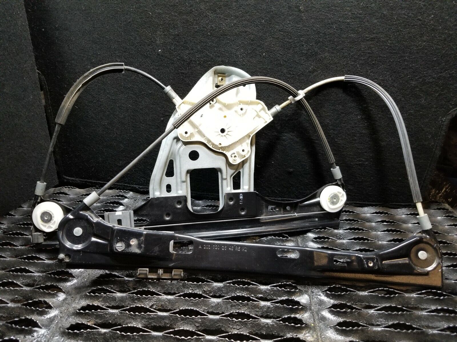 2003-2006 Mercedes C230 W203 Coupe Right Passenger Side Window Regulator Replacement - OEM Quality Part for Smooth Window Operation