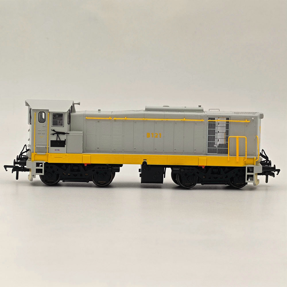 1:76 Scale Murphy Models MM0121 Class 121 Diesel Locomotive B121 in CIE Grey Livery - Irish Railways Collection Model Train for Display & Diorama Scenes