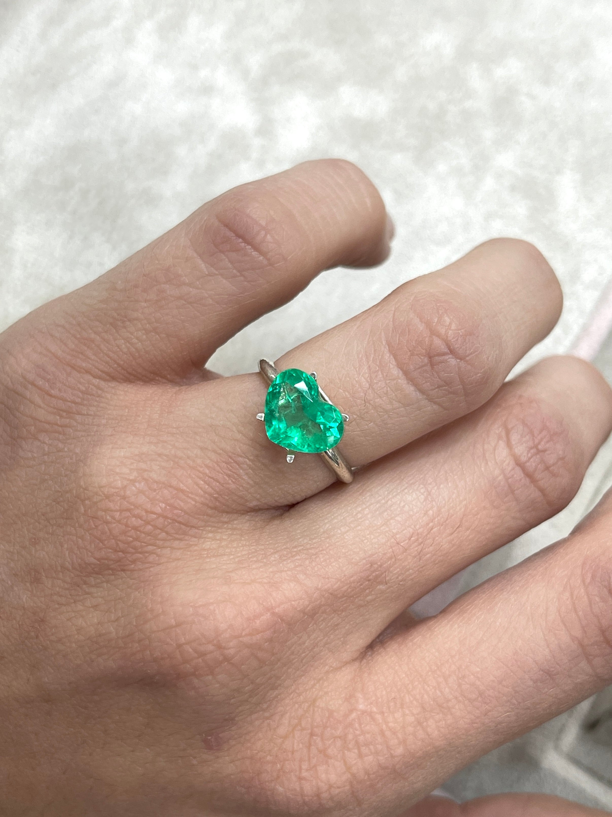 2.76 Carat 9x11mm Bright Medium Green Natural Loose Colombian Emerald Heart Cut Gemstone for Jewelry Making, Engagement Rings & Luxury Gifts