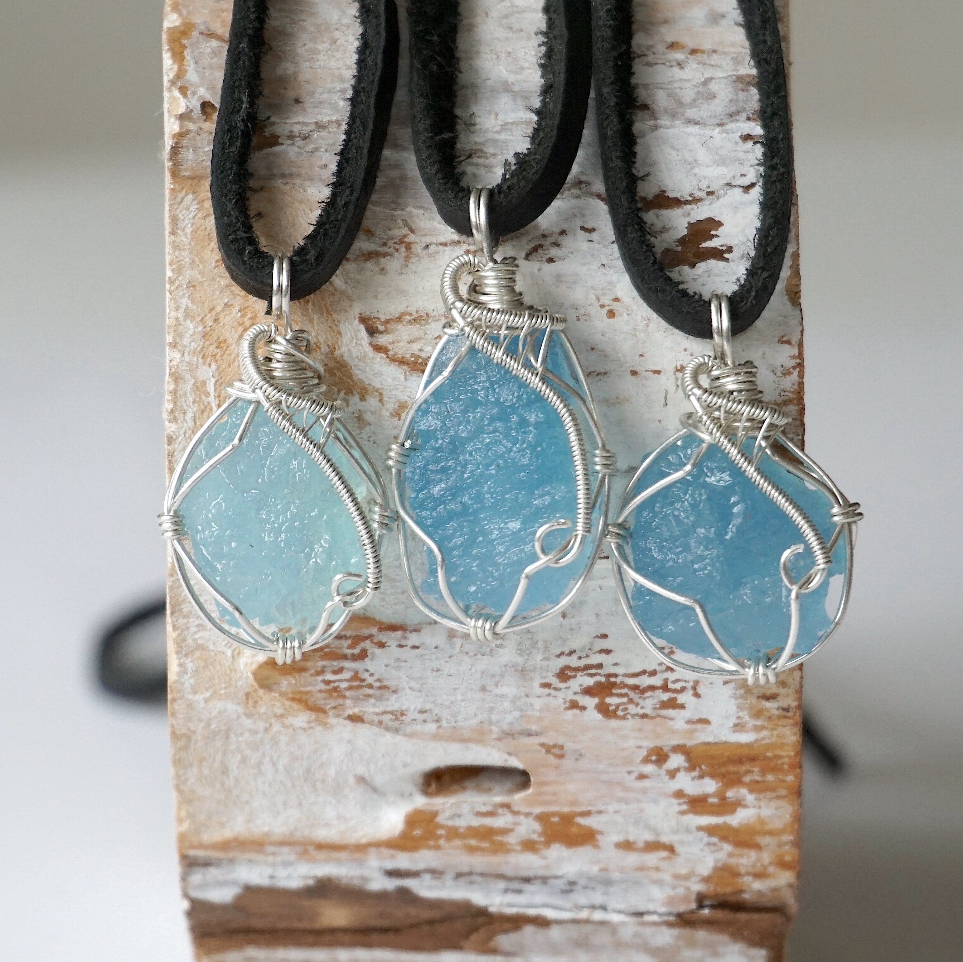 Natural Raw Blue Aquamarine Pendant Necklace with Adjustable Black Leather Cord - Boho Chic Jewelry for Women, Perfect for Everyday Wear & Spiritual Healing