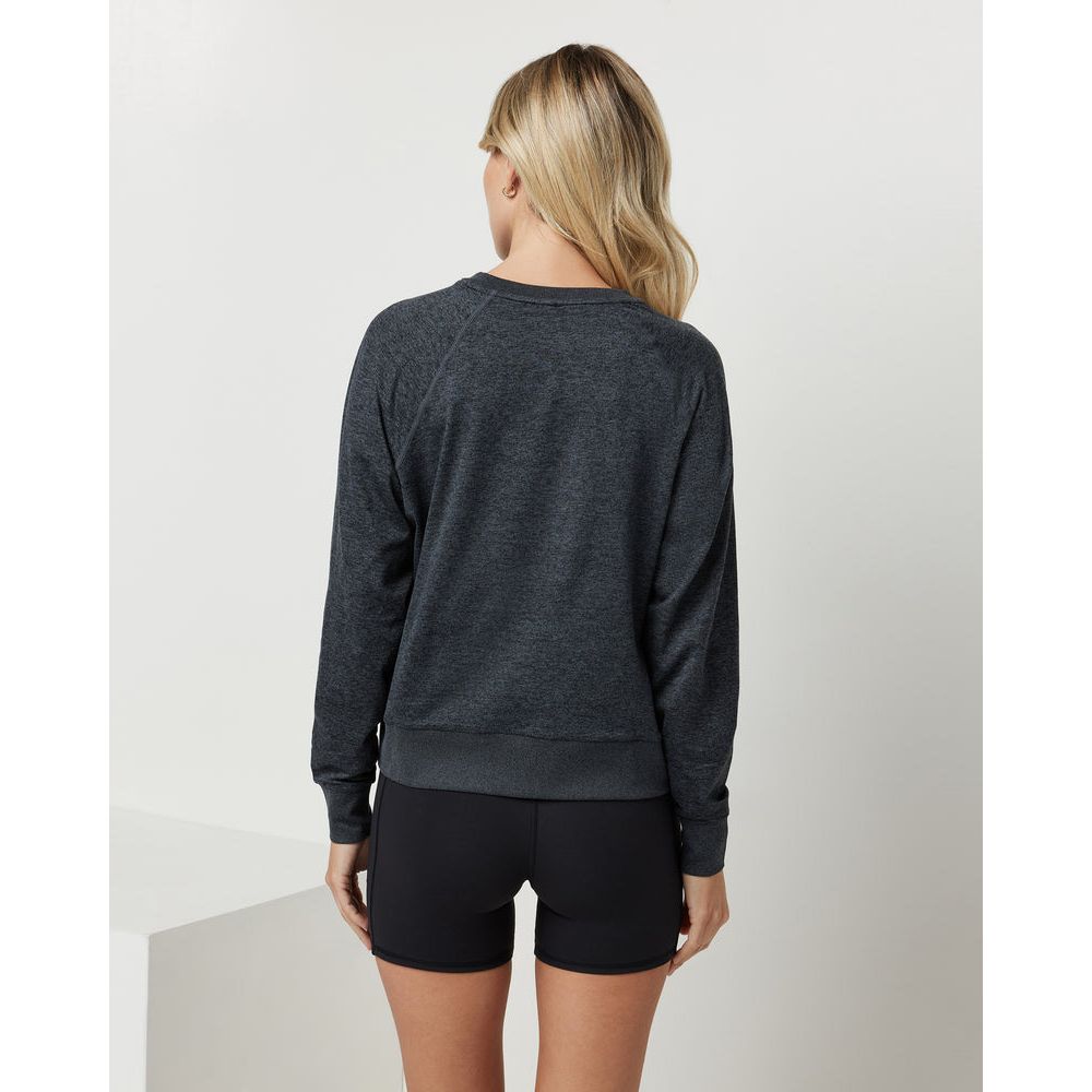 Vuori Women's Long Sleeve Halo Crew - Soft Performance Shirt for Yoga, Running & Outdoor Activities | Moisture-Wicking & Breathable Activewear Top