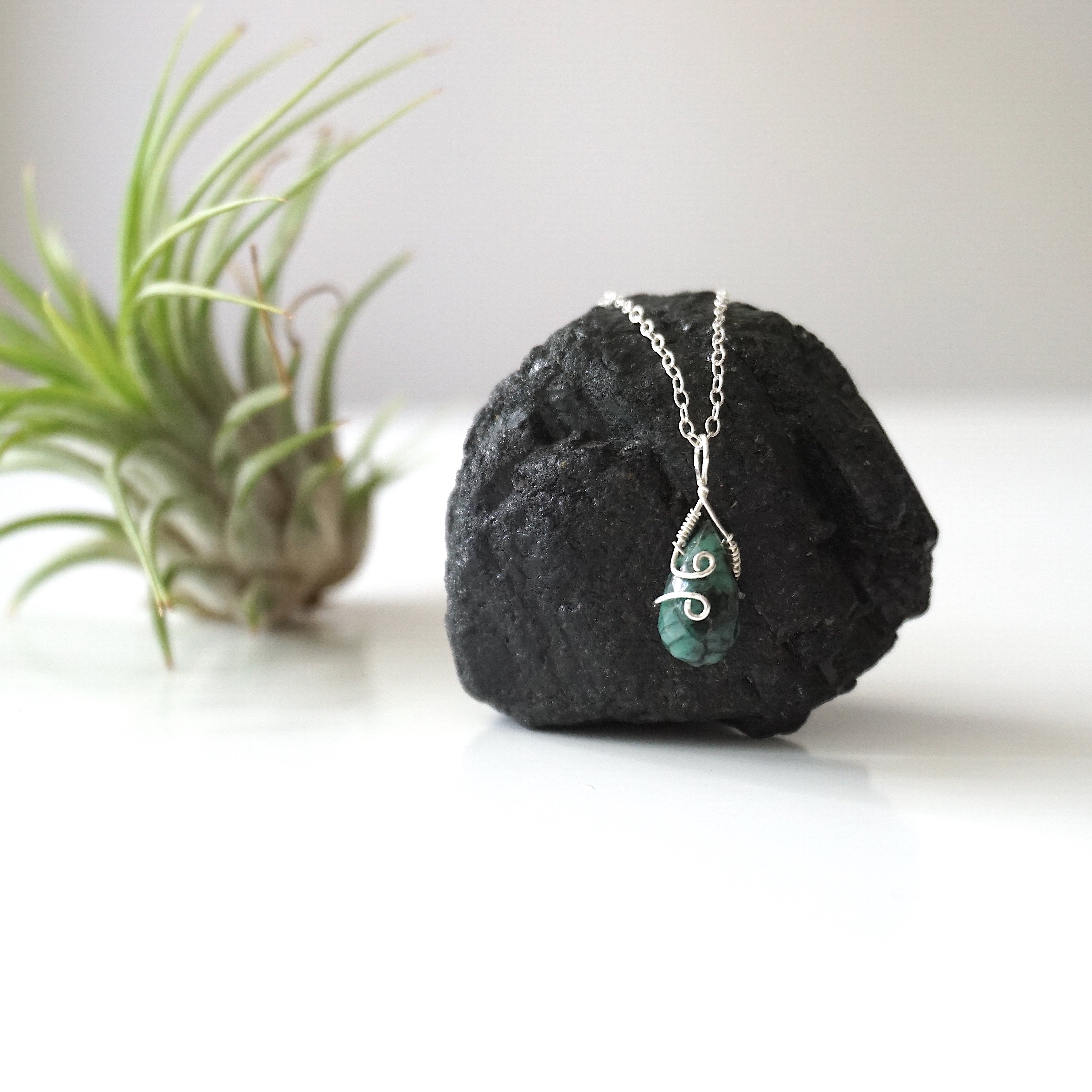 Raw Emerald Charm Necklace - 925 Sterling Silver Jewelry for Women | Elegant Bohemian Style Pendant | Perfect for Everyday Wear, Gifts & Special Occasions