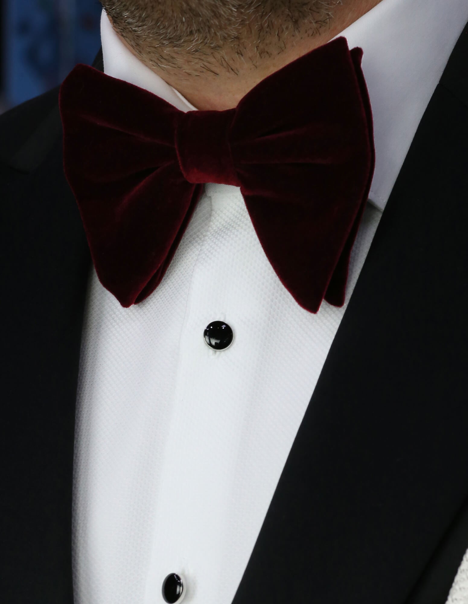 DÉCLIC Fluffy Velvet Bow Tie for Men & Women - Elegant Burgundy Red Adjustable Necktie for Weddings, Parties & Formal Events