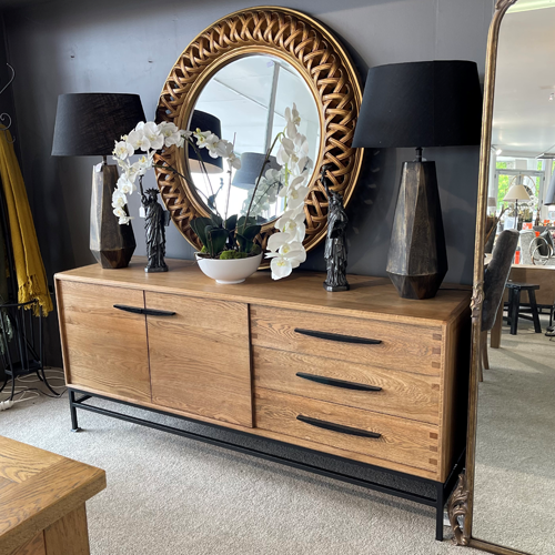 Stylish Hartley Oak Sideboard - Modern Wooden Buffet Cabinet for Dining Room & Living Room Storage