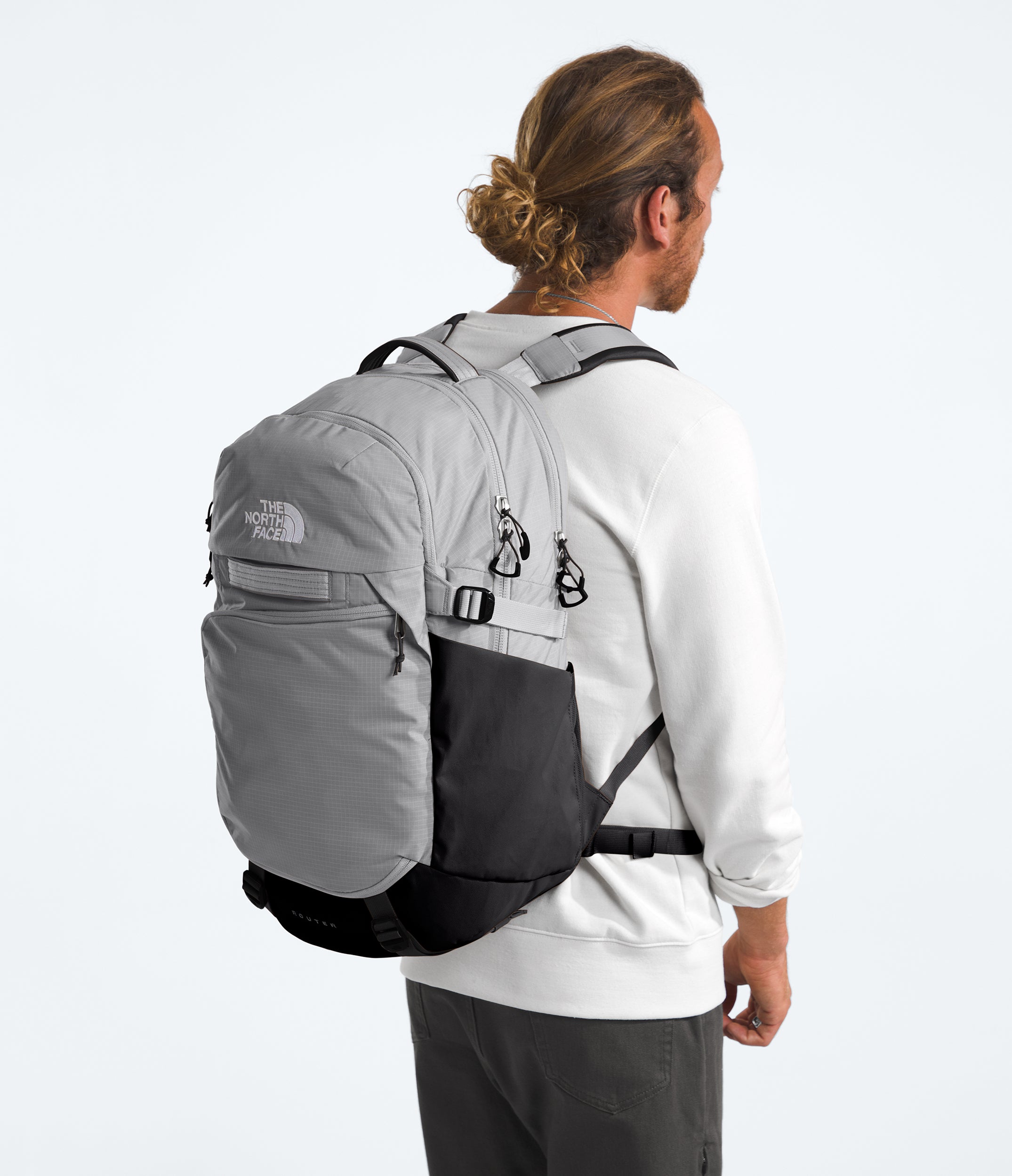 The North Face Router Backpack - Waterproof Hiking Daypack for Men & Women - Lightweight Travel Backpack with Laptop Sleeve - Perfect for Outdoor Adventures, Commuting & College