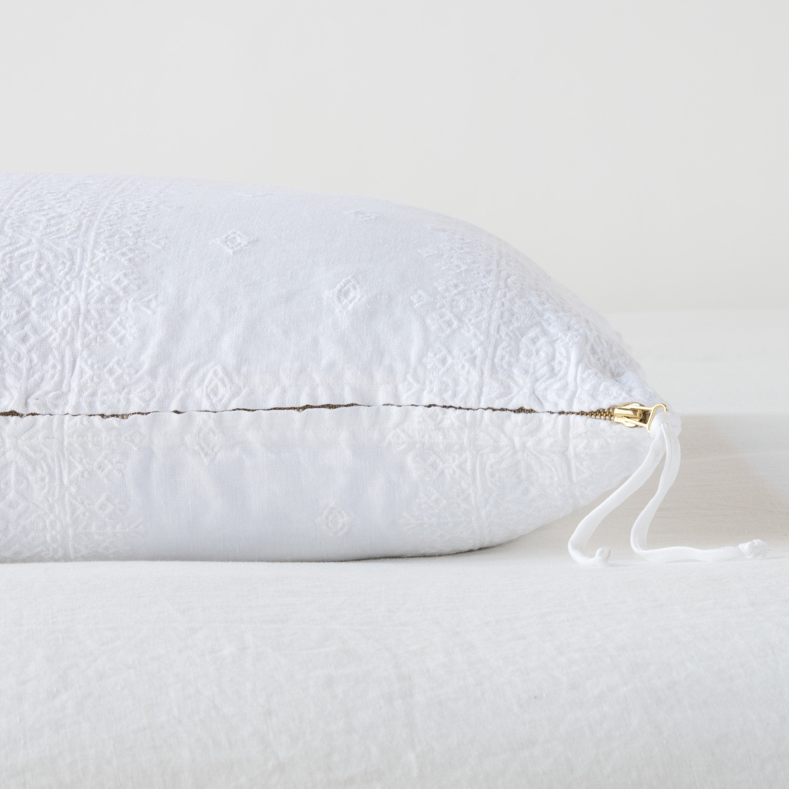 Stylish Ines Throw Pillow - Soft Decorative Cushion for Sofa, Bed & Home Decor - Perfect for Living Room, Bedroom & Dorm Comfort
