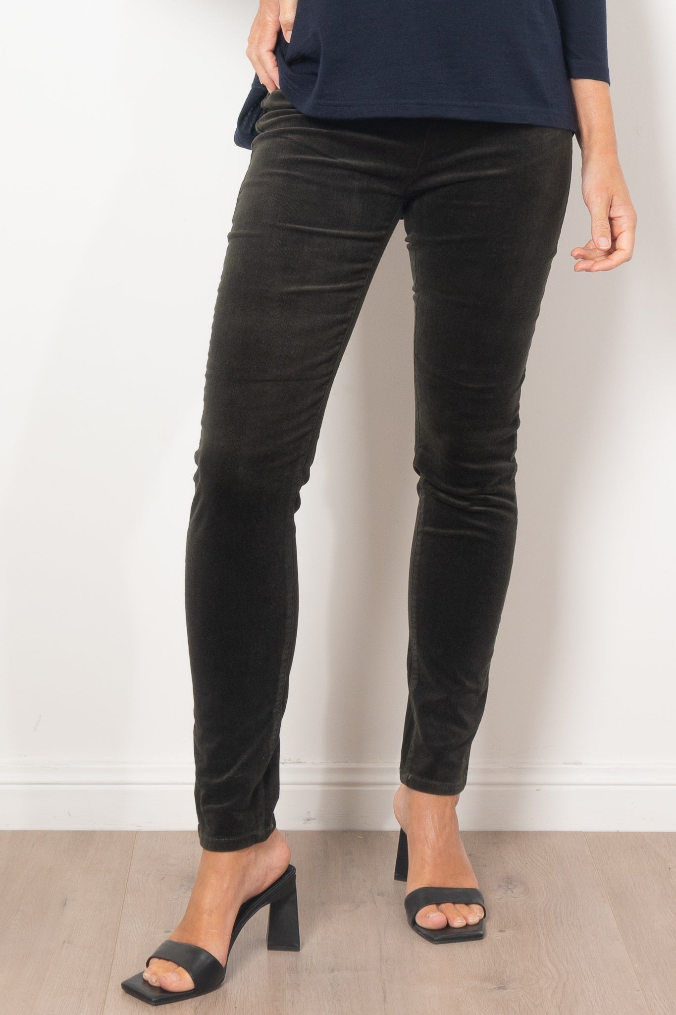 Vassalli Women's Fine Skinny Corduroy Pull On Pants - Stretch Comfort Fit High Waisted Trousers for Work, Office & Casual Wear