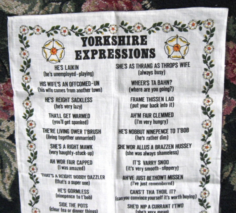Premium Yorkshire Expressions Linen Tea Towel - 'Ah'm Fair Clemmed' Fun British Kitchen Decor - Perfect for Drying Dishes, Home Decor & Gift Giving