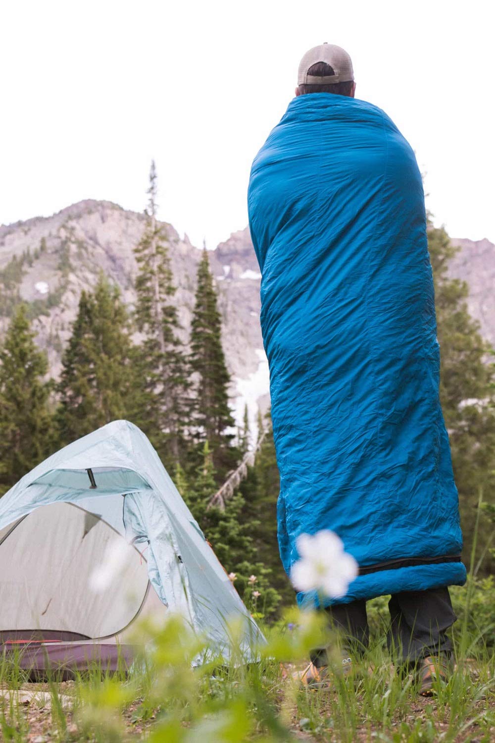Klymit Versa Packable Camping Blanket & Comforter - Lightweight, Water-Resistant Outdoor Blanket for Hiking, Picnics, Travel and Emergency Survival Gear