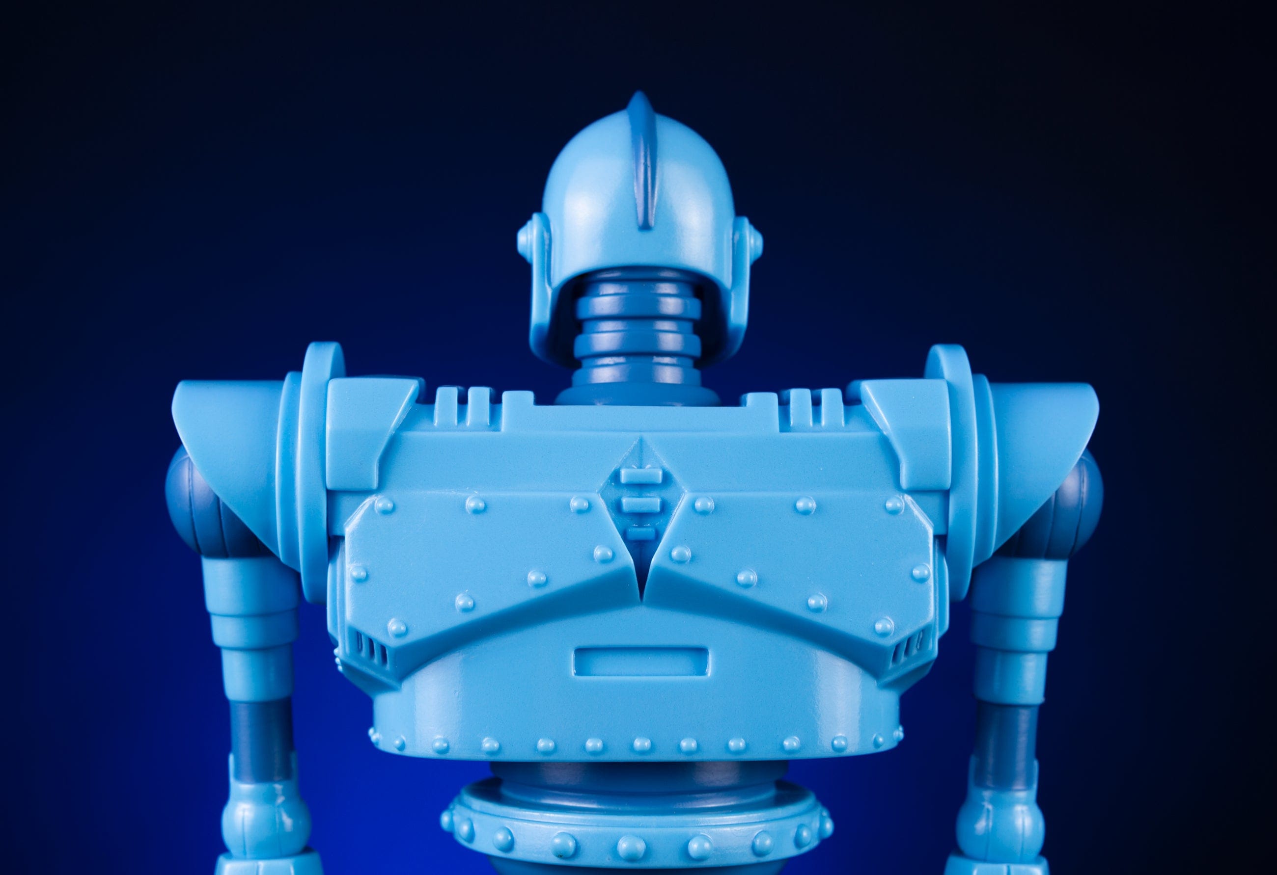 Iron Giant Soft Vinyl Figure - Limited Edition Designer Con Variant (Artist Proof) | Collectible Movie Memorabilia for Home Display & Pop Culture Enthusiasts