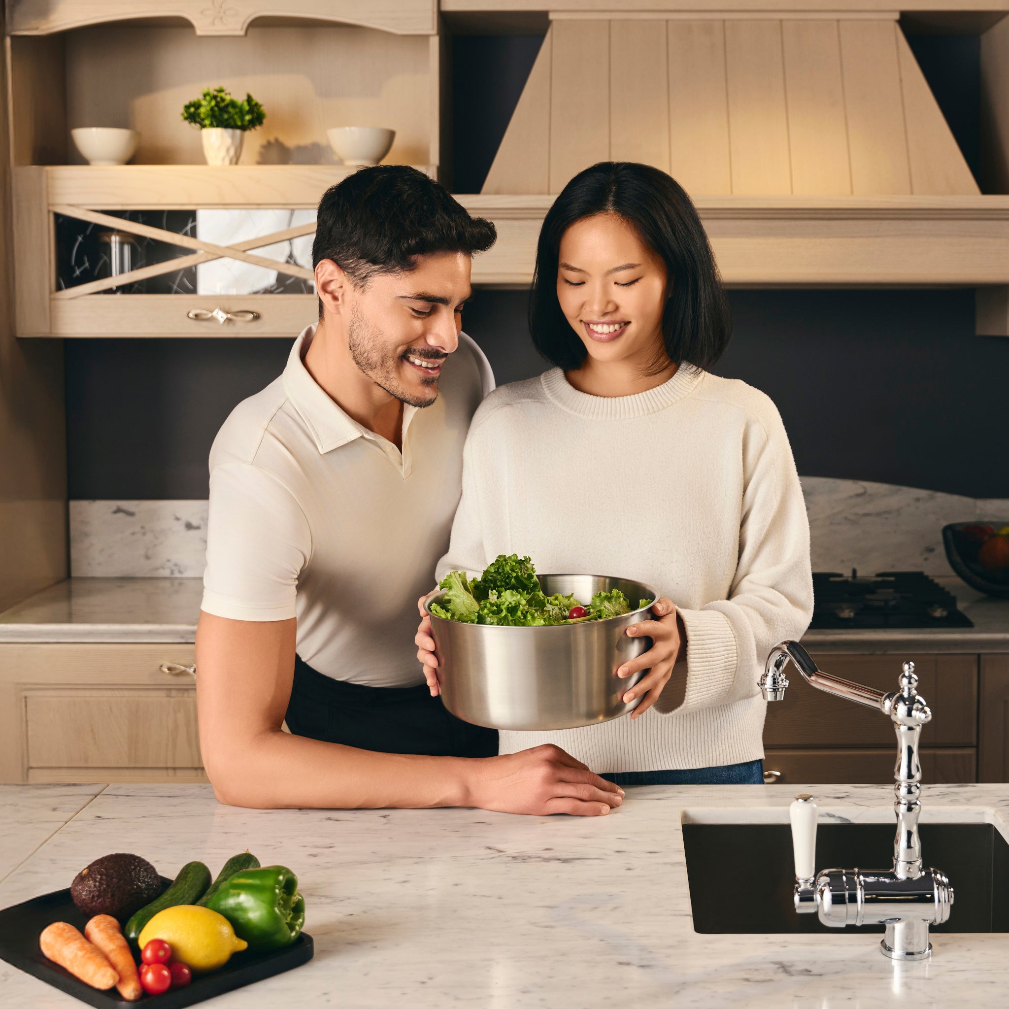 Zyliss Easy Spin Salad Spinner - Stainless Steel Kitchen Gadget for Fresh Greens, Herbs & Vegetables | Perfect for Meal Prep, Healthy Eating & Quick Drying