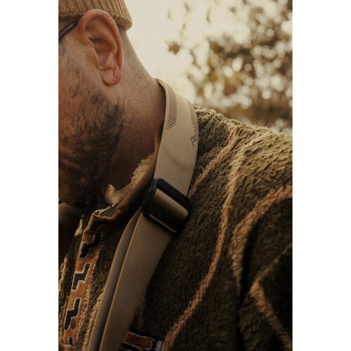 Peak Design Slide Camera Strap (Coyote) - Adjustable & Comfortable Neck Strap for DSLR & Mirrorless Cameras - Perfect for Travel, Hiking & Outdoor Photography