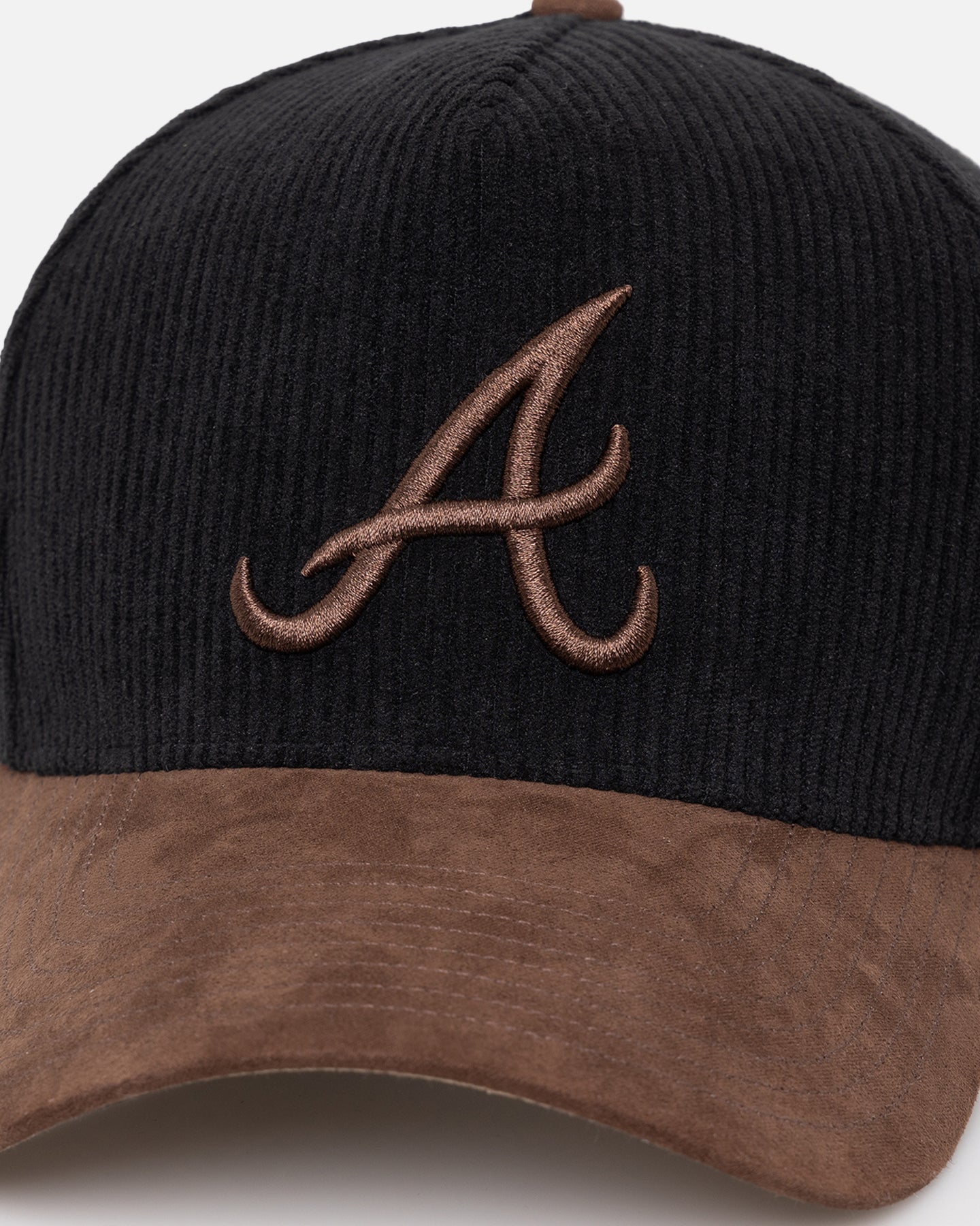 47 Brand Atlanta Braves 'Black Barren' 47 Offside DT Snapback Black Hat - Official MLB Licensed Baseball Cap for Men & Women - Perfect for Sports Fans, Casual Wear & Game Day Outfits