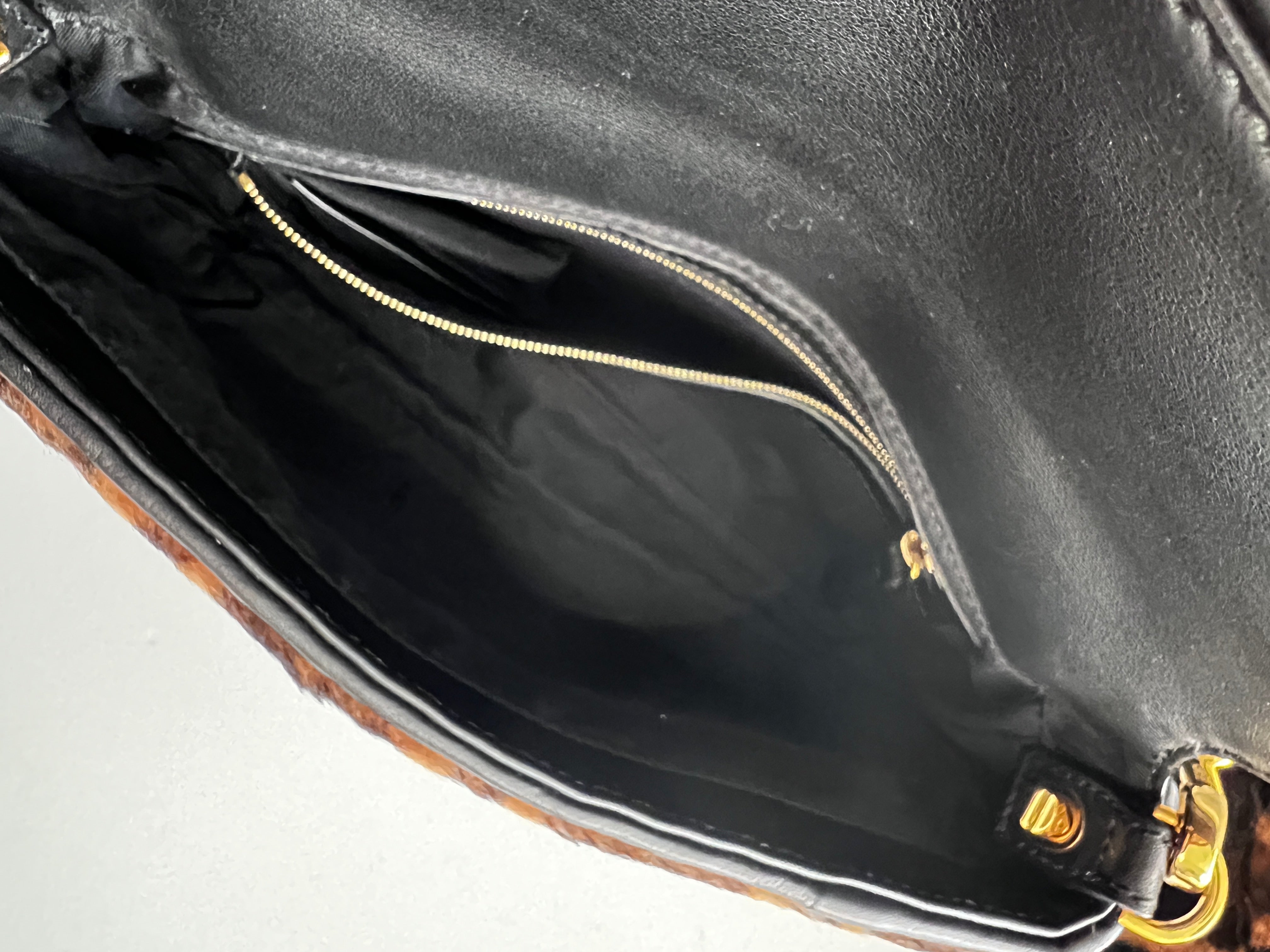Fendi FF Shearling Baguette Bag - Vintage Style Leather Shoulder Bag for Women | Luxury Designer Handbag for Everyday Use, Parties & Travel