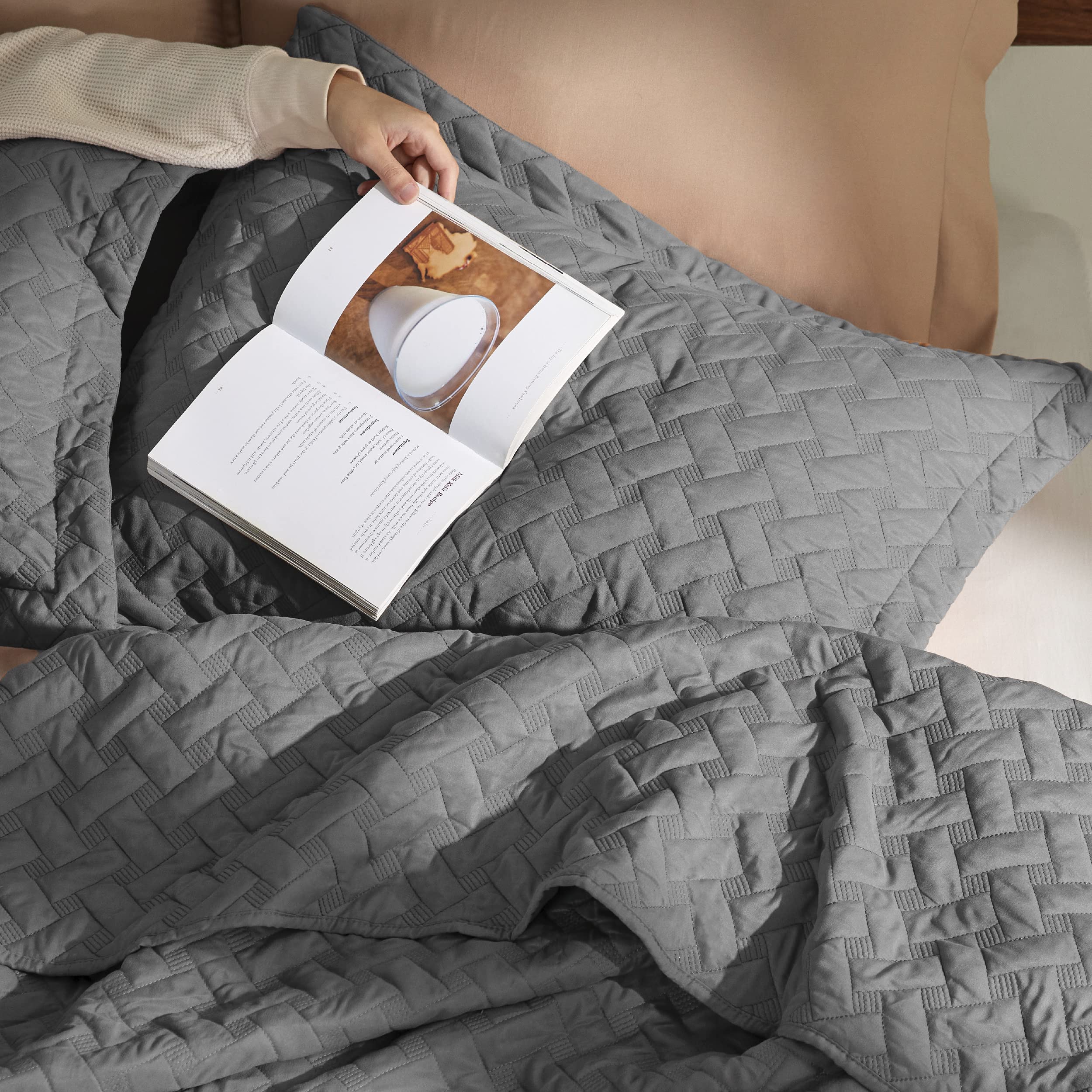 Bedsure California King Size Lightweight Quilt Bedspread - Soft Basket Weave Pattern Grey Comforter Set with 2 Pillow Shams | All Season Bedding for Master Bedroom, Guest Room & Cozy Home Decor