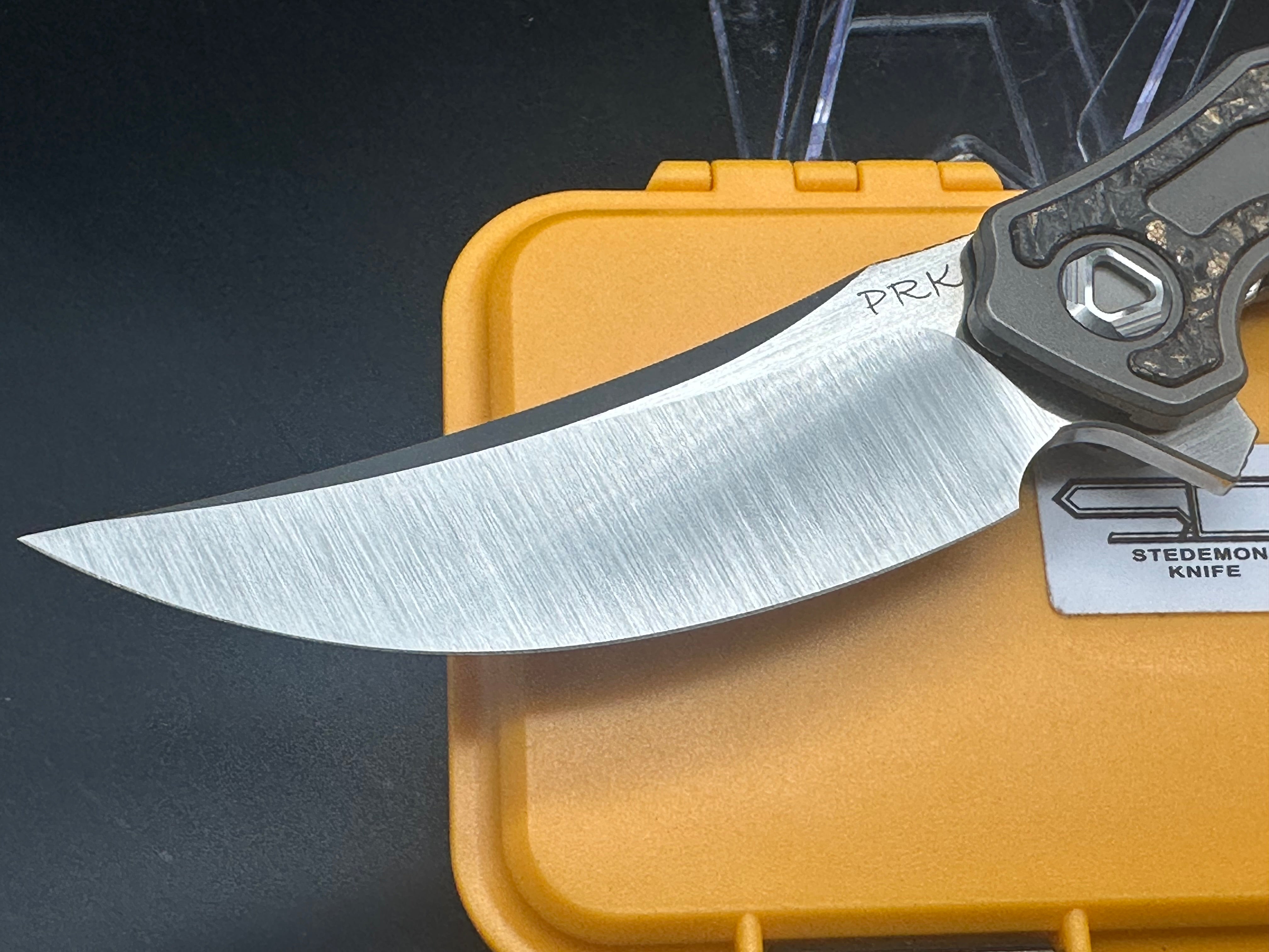 Stedemon PRKI Frame Lock Folding Knife - Black Carbon Fiber & Gray Titanium Handle - EDC Pocket Knife for Outdoor, Camping, and Everyday Carry