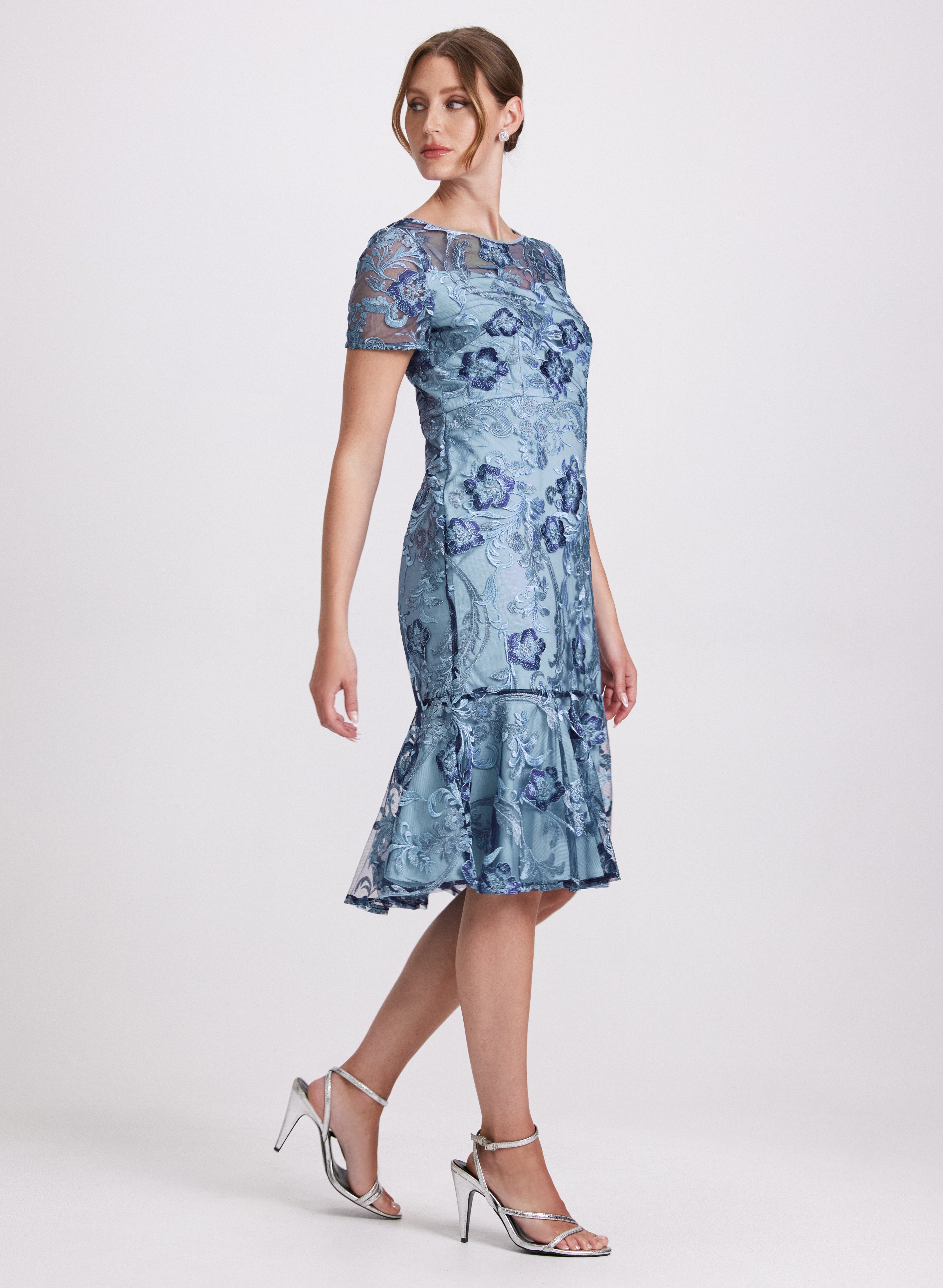 Floral Embroidered Summer Dress for Women - Boho Chic Maxi Dress with V-Neck & Flowy Skirt - Perfect for Beach Vacations, Weddings & Date Nights