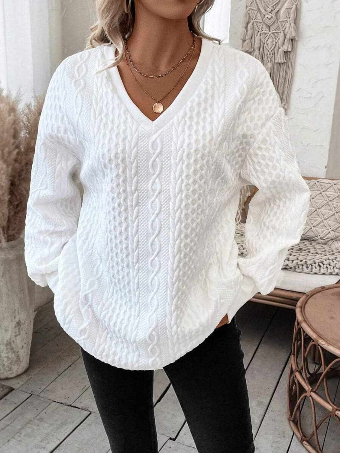 Stylish Women's Casual V-Neck Long Sleeve T-Shirt - Comfortable Everyday Wear for Work & Outings