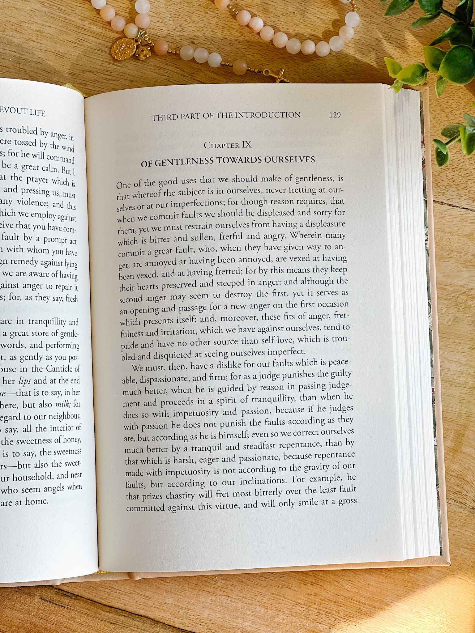 Introduction to the Devout Life - Classic Christian Spiritual Guide for Daily Devotion & Prayer | Perfect for Personal Growth & Bible Study