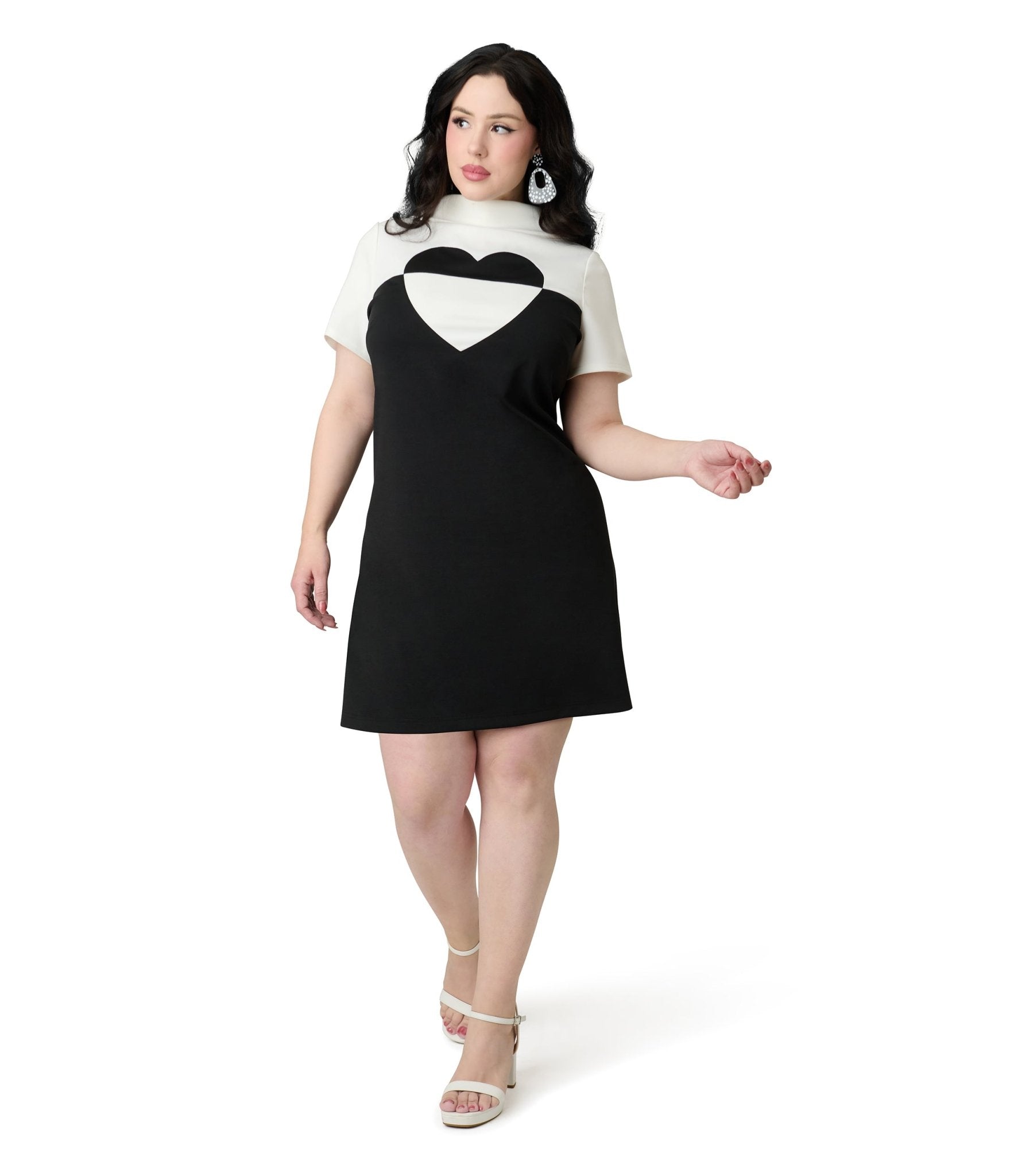 Smak Parlour Plus Size Black & White Color Block Heart Shift Dress for Women - Casual & Party Wear - Perfect for Dates, Work, and Special Occasions