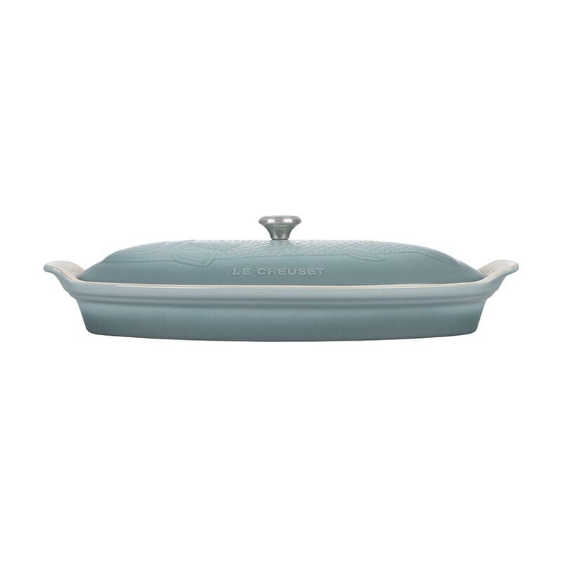 Le Creuset 1.7 Quart Fish Baker in Sea Salt - Premium Enameled Cast Iron Baking Dish for Fish, Vegetables & Casseroles - Perfect for Oven Baking & Serving at Dinner Parties