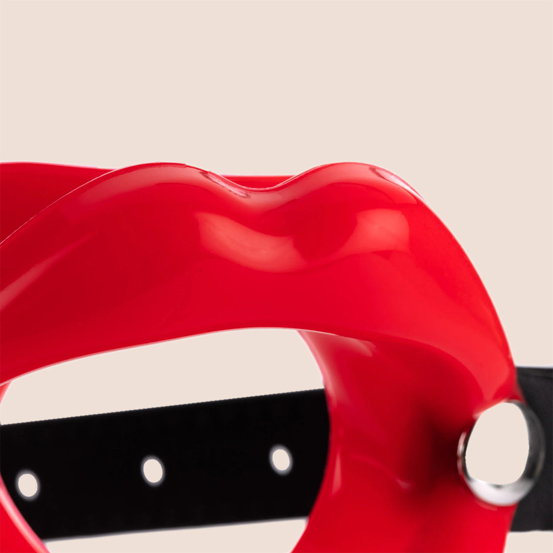Sex & Mischief Adjustable Silicone Lips Mouth Gag - Breathable BDSM Restraint for Adults, Couples Play & Role-Playing Scenes