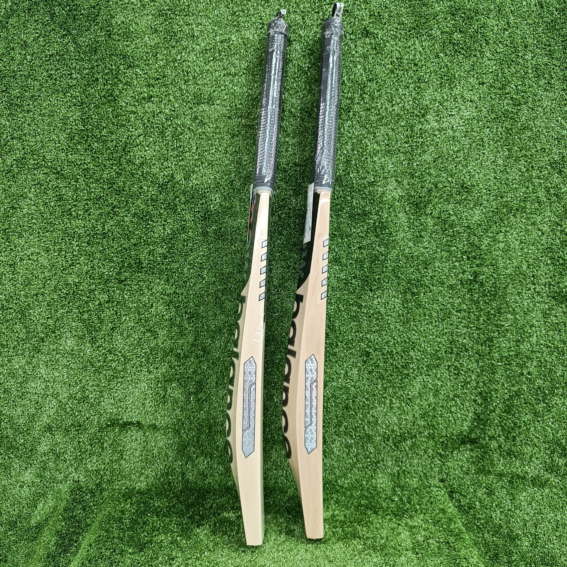 NB Heritage 700i Max English Willow Cricket Bat - Premium Professional Grade for Matches & Training | Perfect for Club Players & Tournament Use