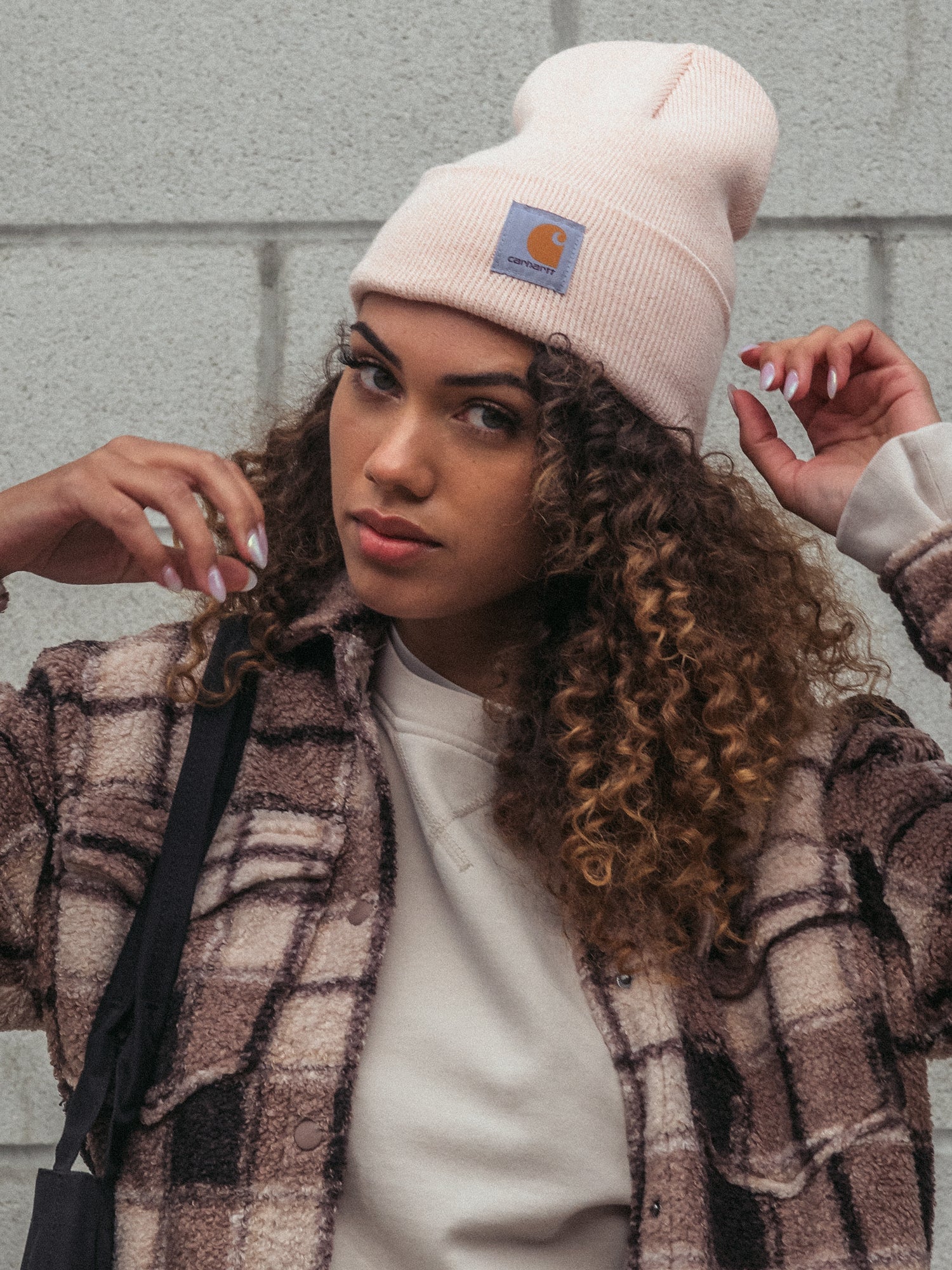 Carhartt Watch Beanie - Warm Fleece-Lined Winter Hat for Men & Women - Perfect for Outdoor Activities, Skiing, and Cold Weather