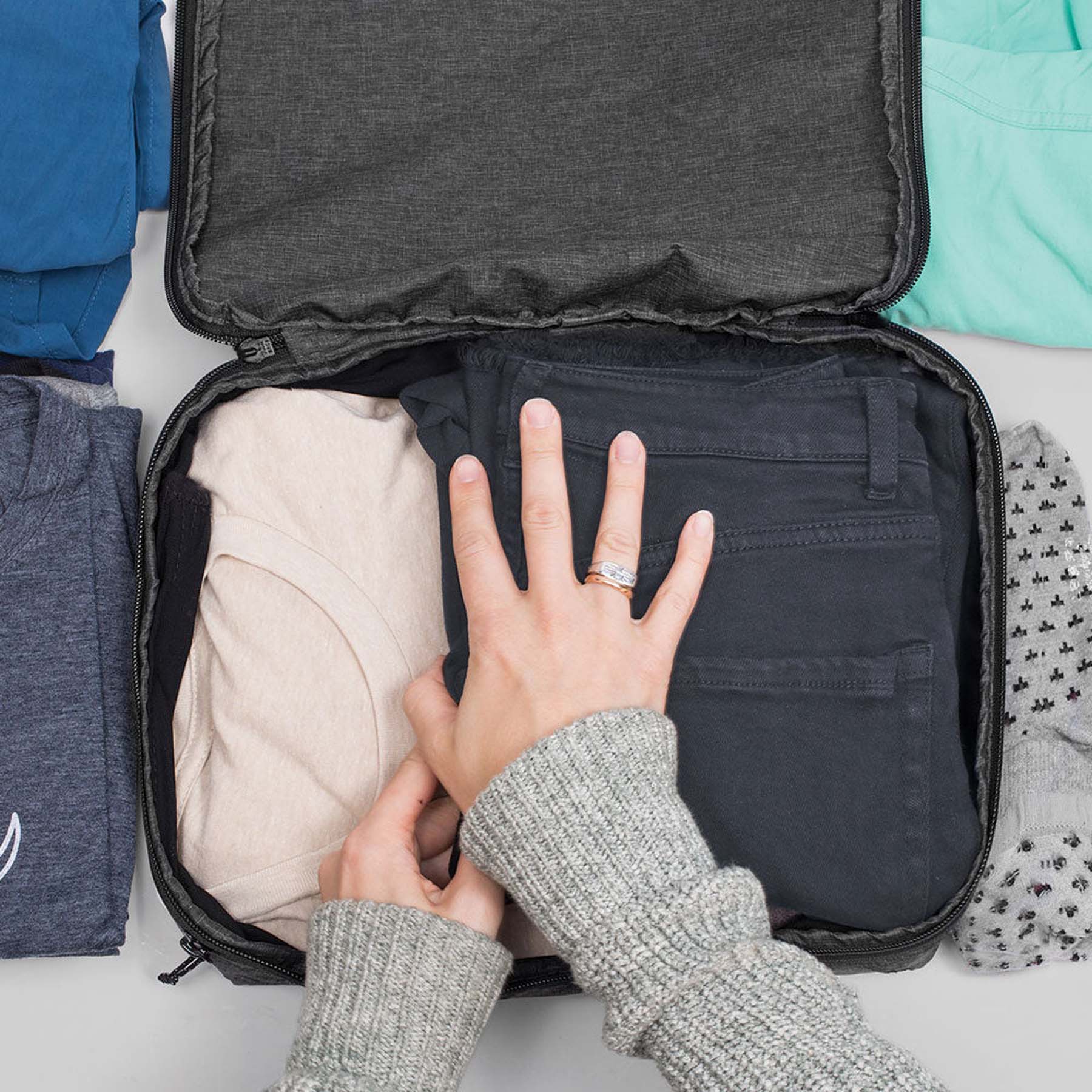 Peak Design Medium Packing Cube - Travel Organizer for Clothes & Accessories - Perfect for Backpacks, Suitcases & Carry-On Luggage