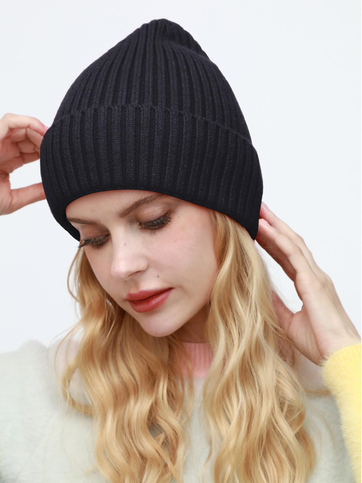 ROYBENS Unisex Wool Knit Beanie with Satin Lining - Warm Winter Hat for Men & Women, Soft Cuffed Skull Cap, Fisherman Style - Perfect for Outdoor Activities, Skiing, Snowboarding and Cold Weather Protection