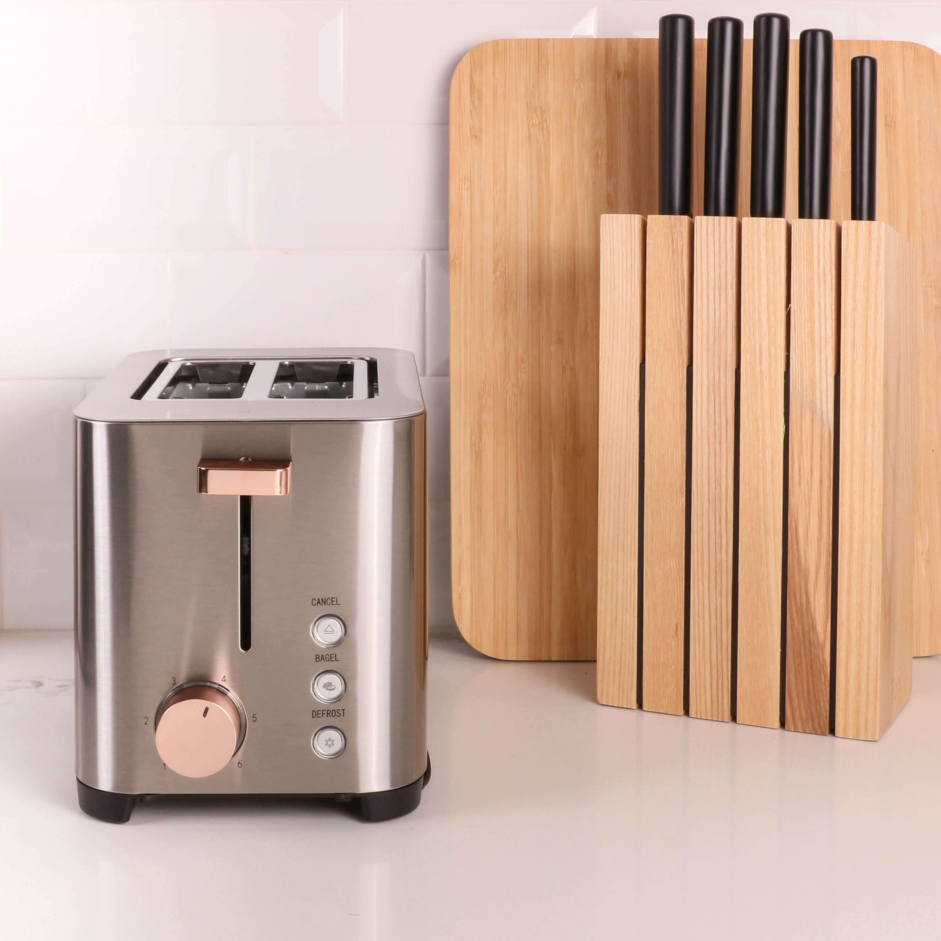 BergHOFF Ouro Gold 2 Slice Stainless Steel Toaster 850W - Compact Countertop Toaster for Perfect Breakfast Toast, Bagels & Pastries - Ideal for Kitchens, Dorms & Small Spaces
