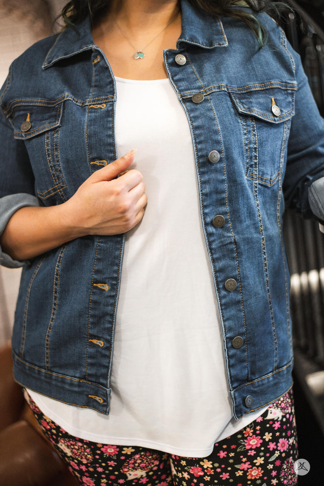 Vintage Classic Denim Jacket for Men & Women - Distressed Blue Denim Trucker Jacket with Button Front & Chest Pockets | Perfect for Casual Outfits, Streetwear Style & Fall Layering