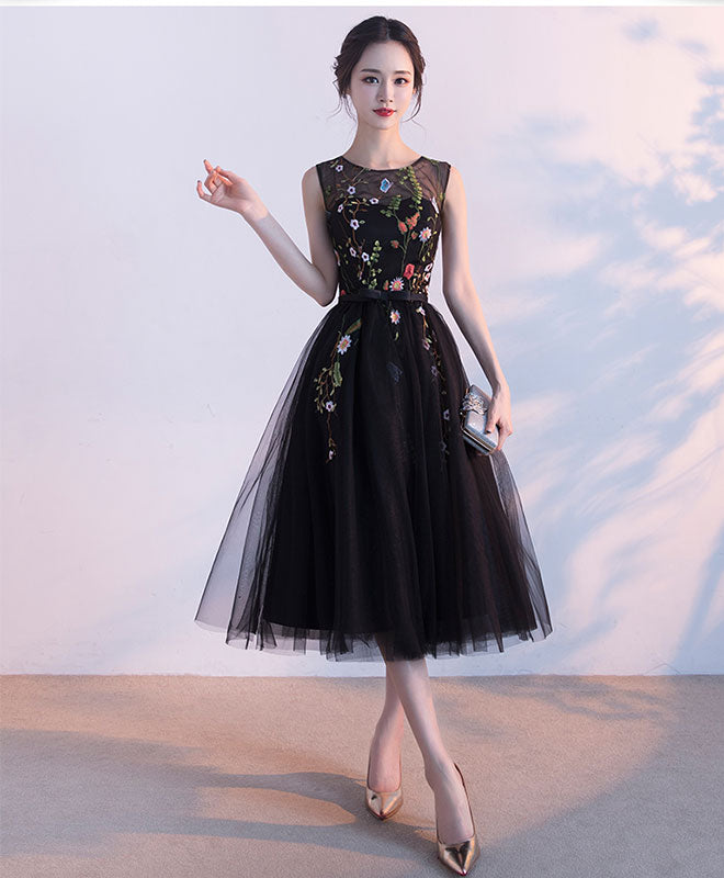 Elegant Black Round Neck Lace Tulle Short Prom Dress - Sexy Evening Party Gown for Homecoming, Cocktail, Formal Events & Special Occasions