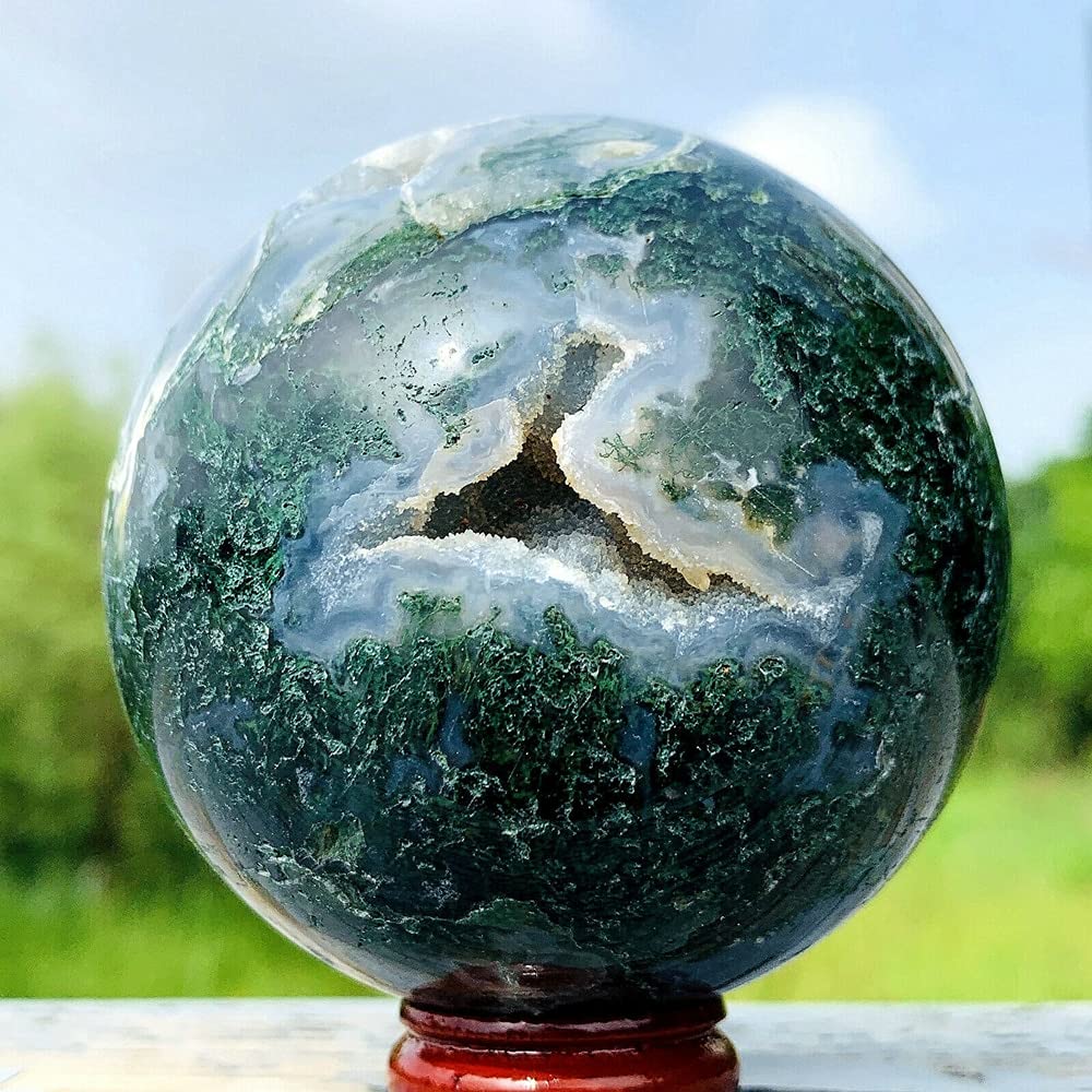 Natural Moss Agate Sphere Crystal Quartz Ball - 500g-550g Healing Stone for Reiki, Meditation & Home Decor | Decorative Mineral Rock for Office Desk, Yoga Space & Gift Giving