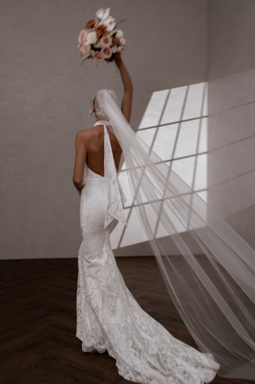 Elegant Lace Ties for Men & Women - Stylish Fashion Accessories for Weddings, Parties & Formal Events