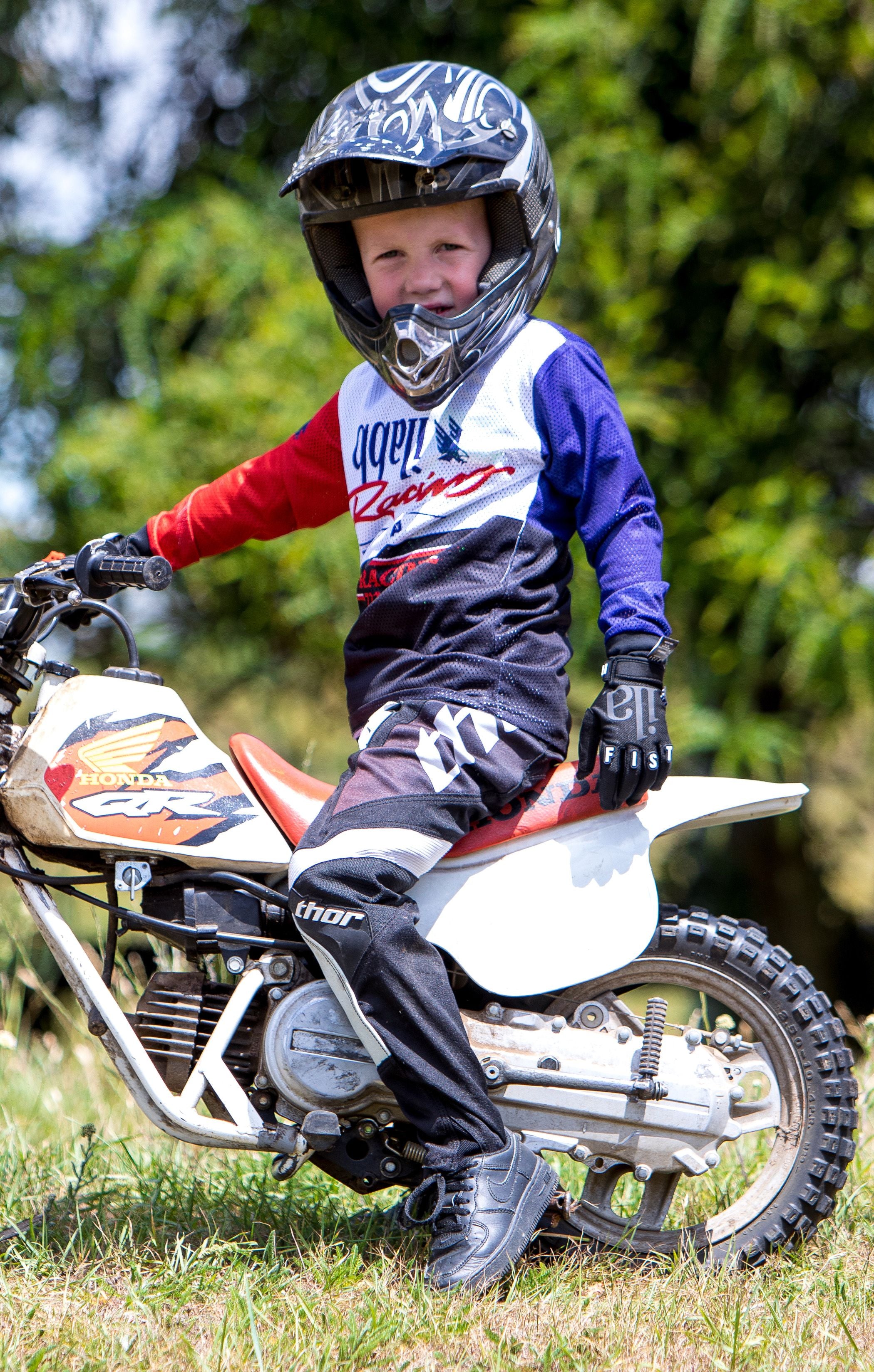 ILABB Youth Fist Ride Gloves - Durable & Comfortable for Motorcycle, ATV & Bike Riding - Perfect for Kids & Teens Adventure Sports