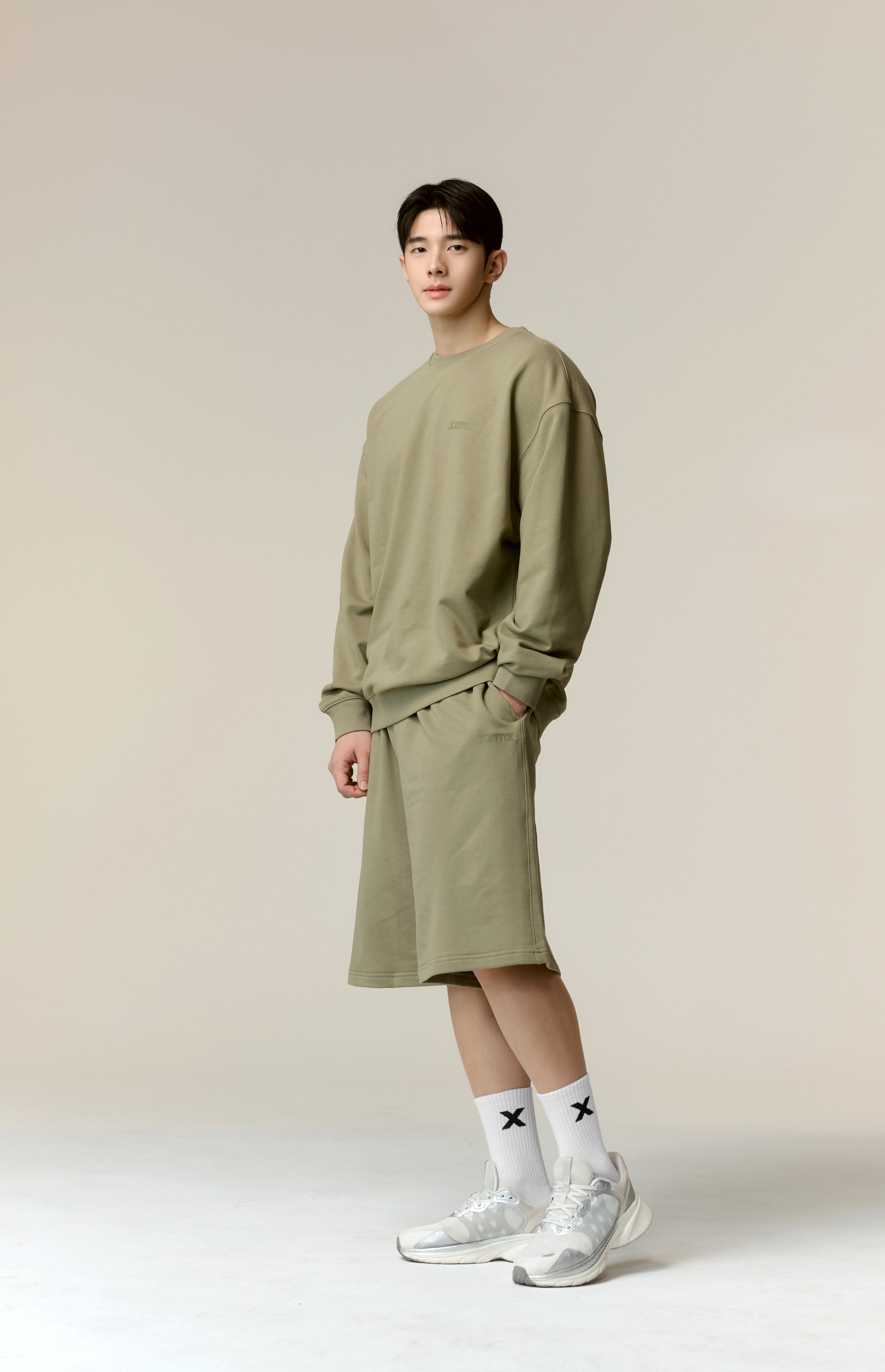 Small Letter Sweatershirt - Cozy Pullover with Minimalist Design for Women & Men | Perfect for Casual Wear, Layering & Fall Fashion