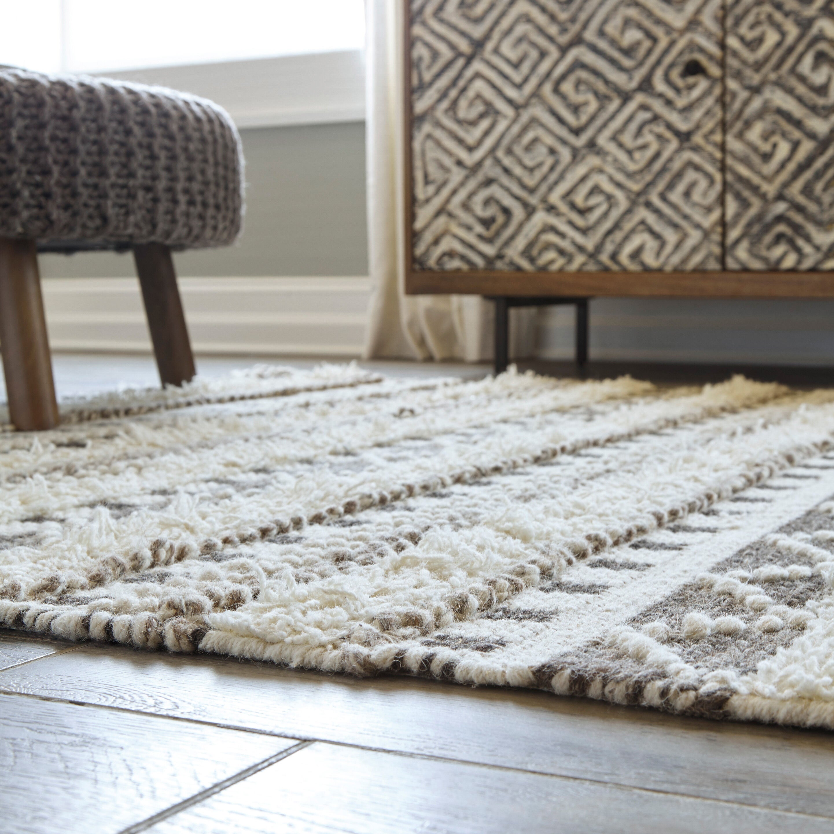 Karalee Ivory Rug - Soft Plush Area Rug for Living Room, Bedroom, Dining Room - Perfect for Home Decor & Cozy Spaces