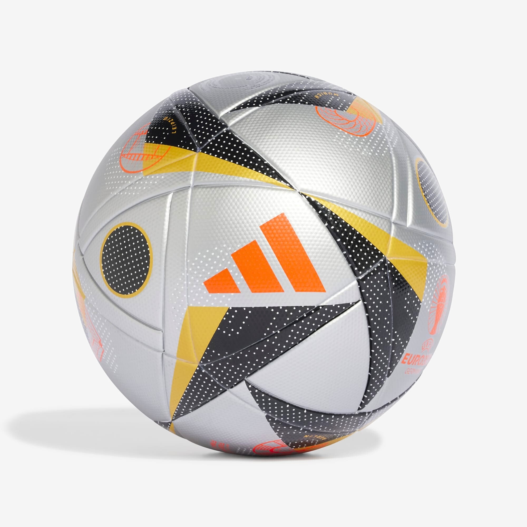 adidas Fussballliebe Finale League Soccer Ball - Official Size 5 Match Ball for Professional & Training Games - Perfect for Football Matches, Practice Sessions & Backyard Play