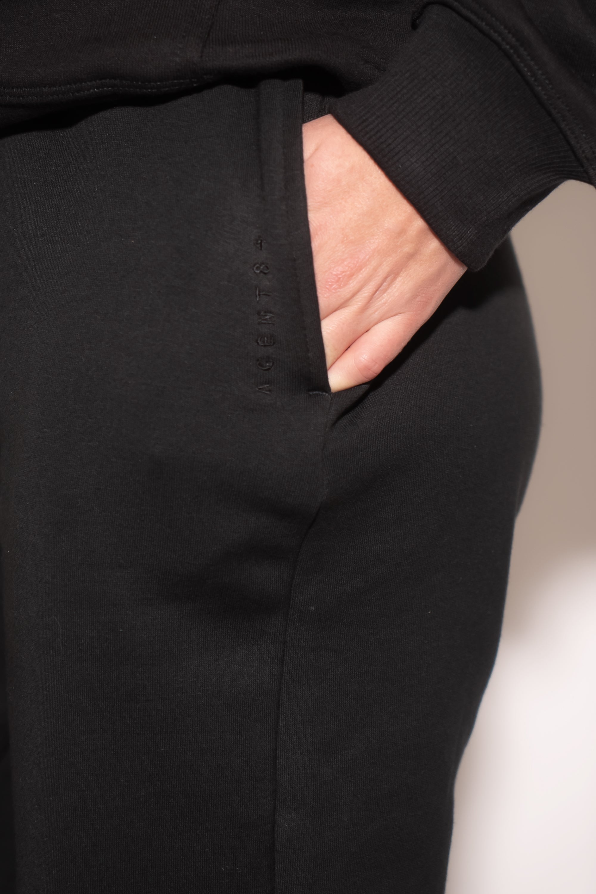 Stylish Black Oversized Jogger Pants for Men & Women - Comfortable Lounge Wear for Home, Gym, and Casual Outings